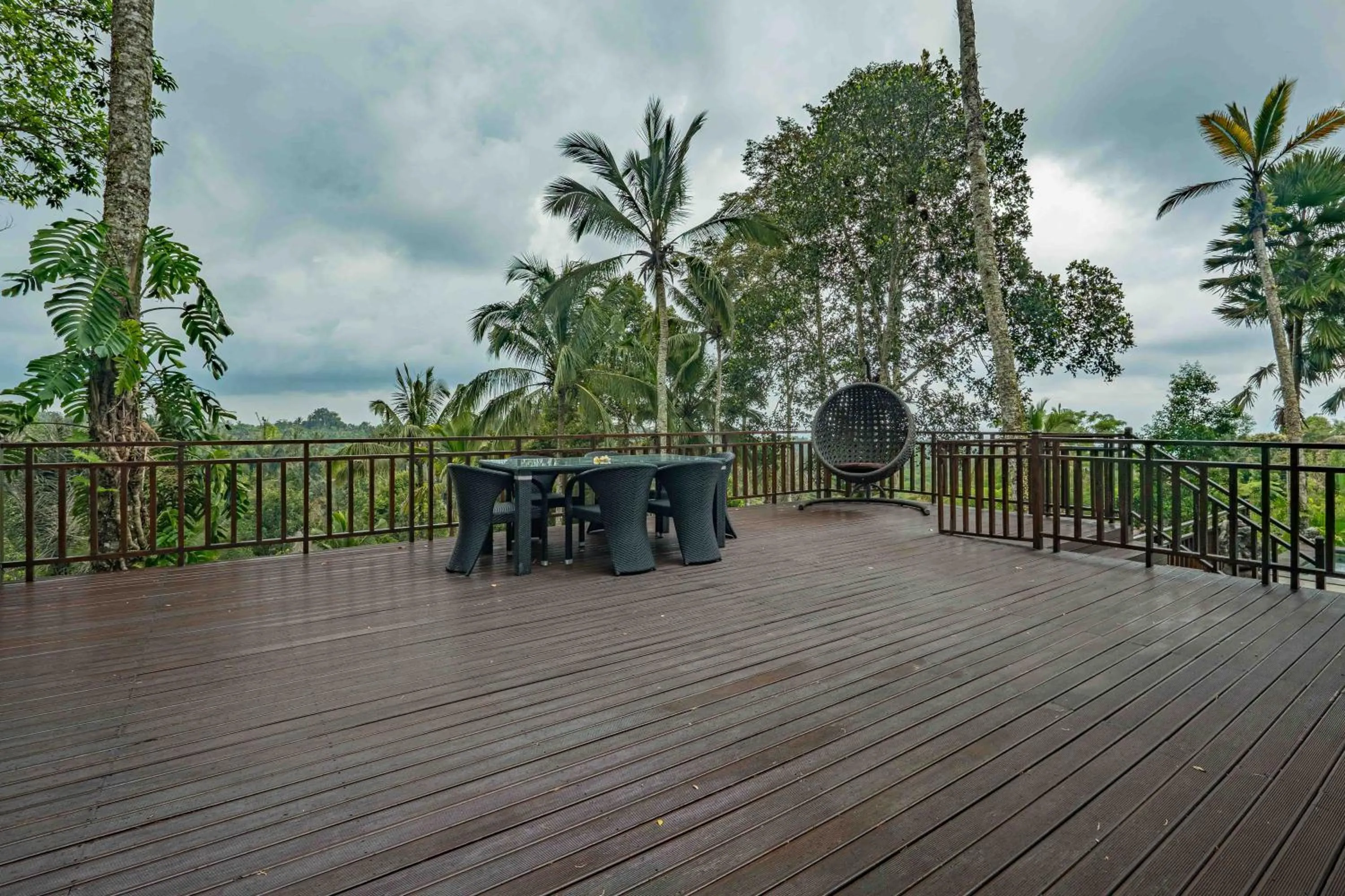 Day in Alassari Plantation