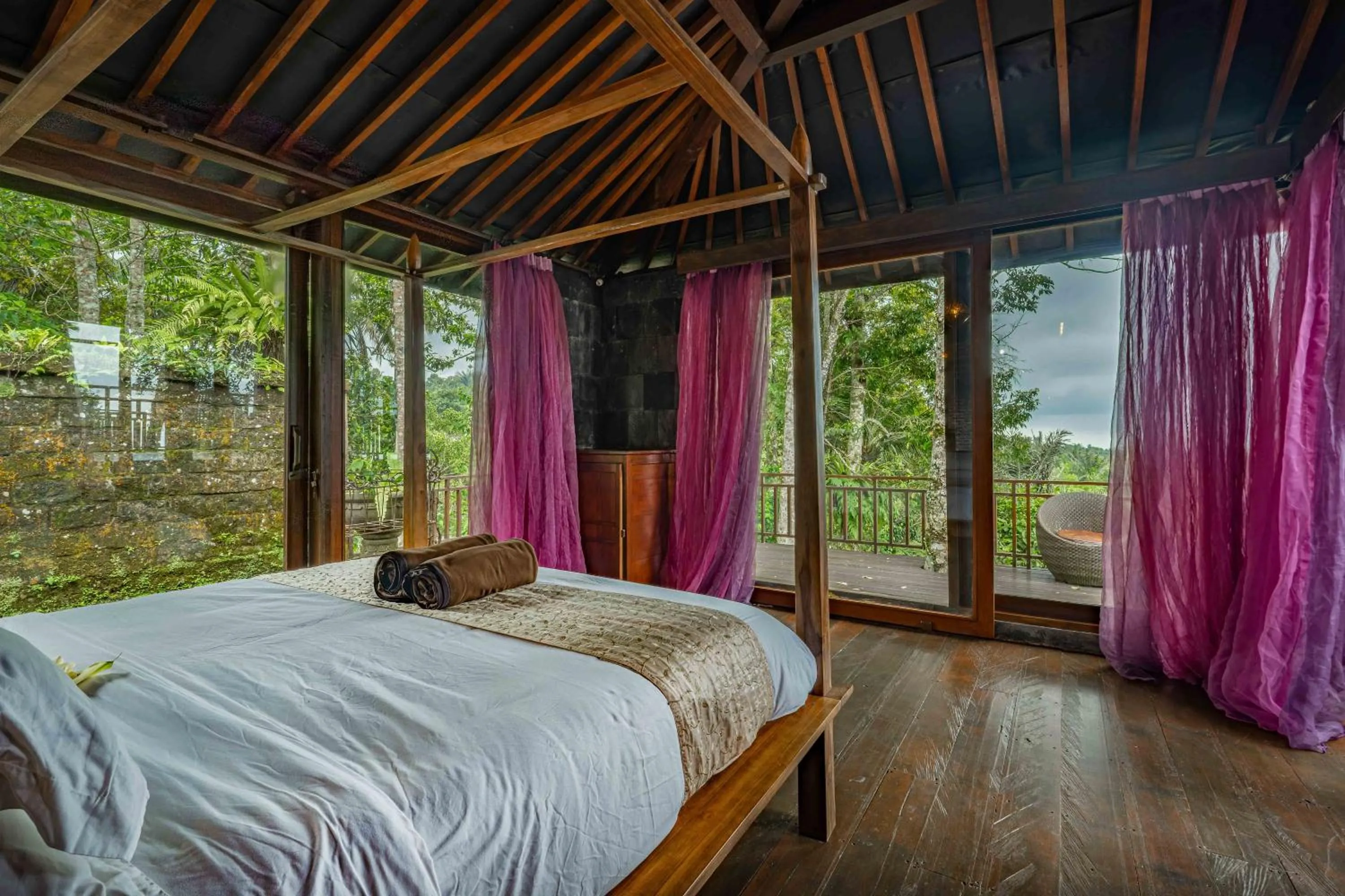 Bed in Alassari Plantation