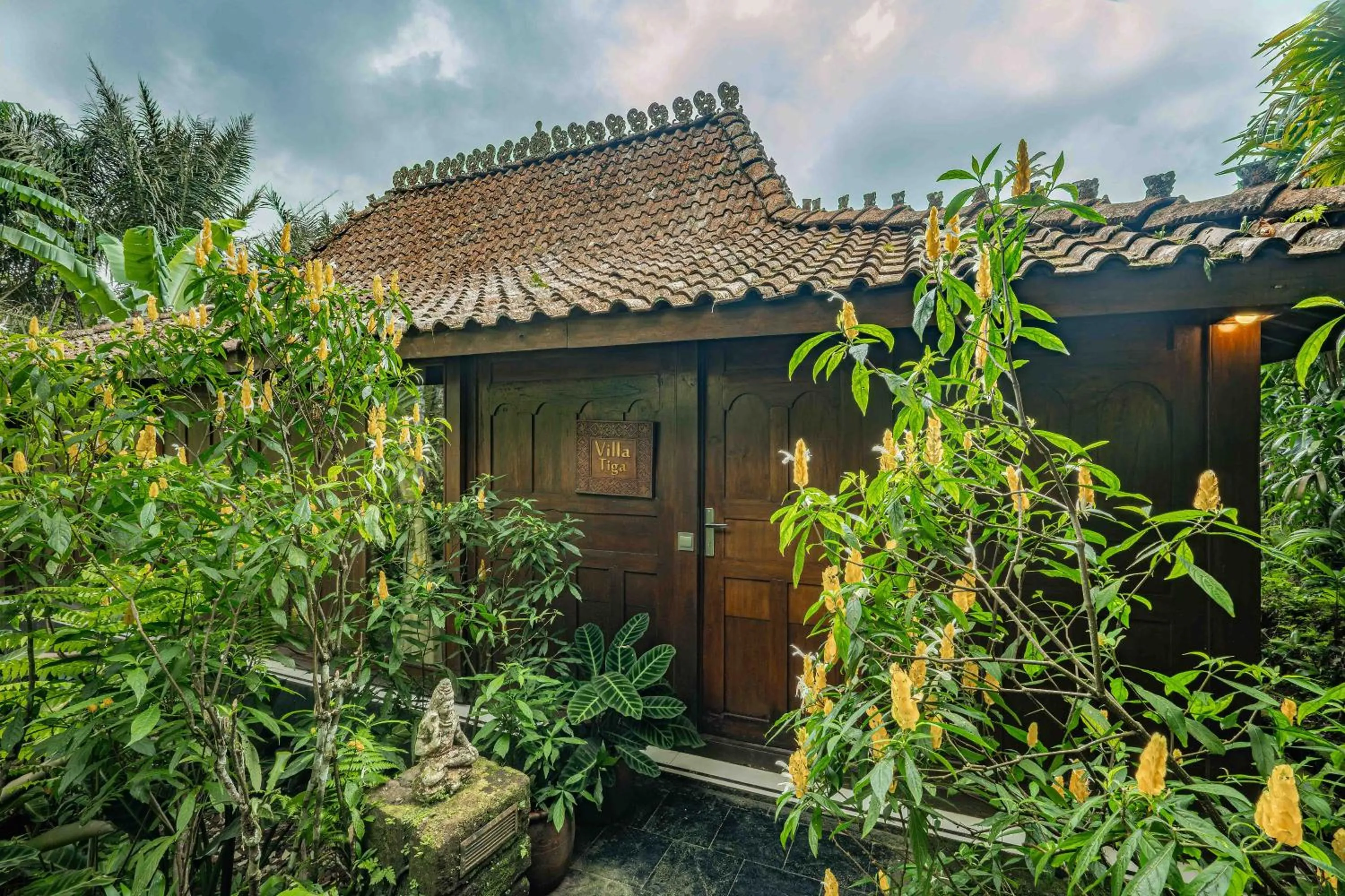 Property building in Alassari Plantation