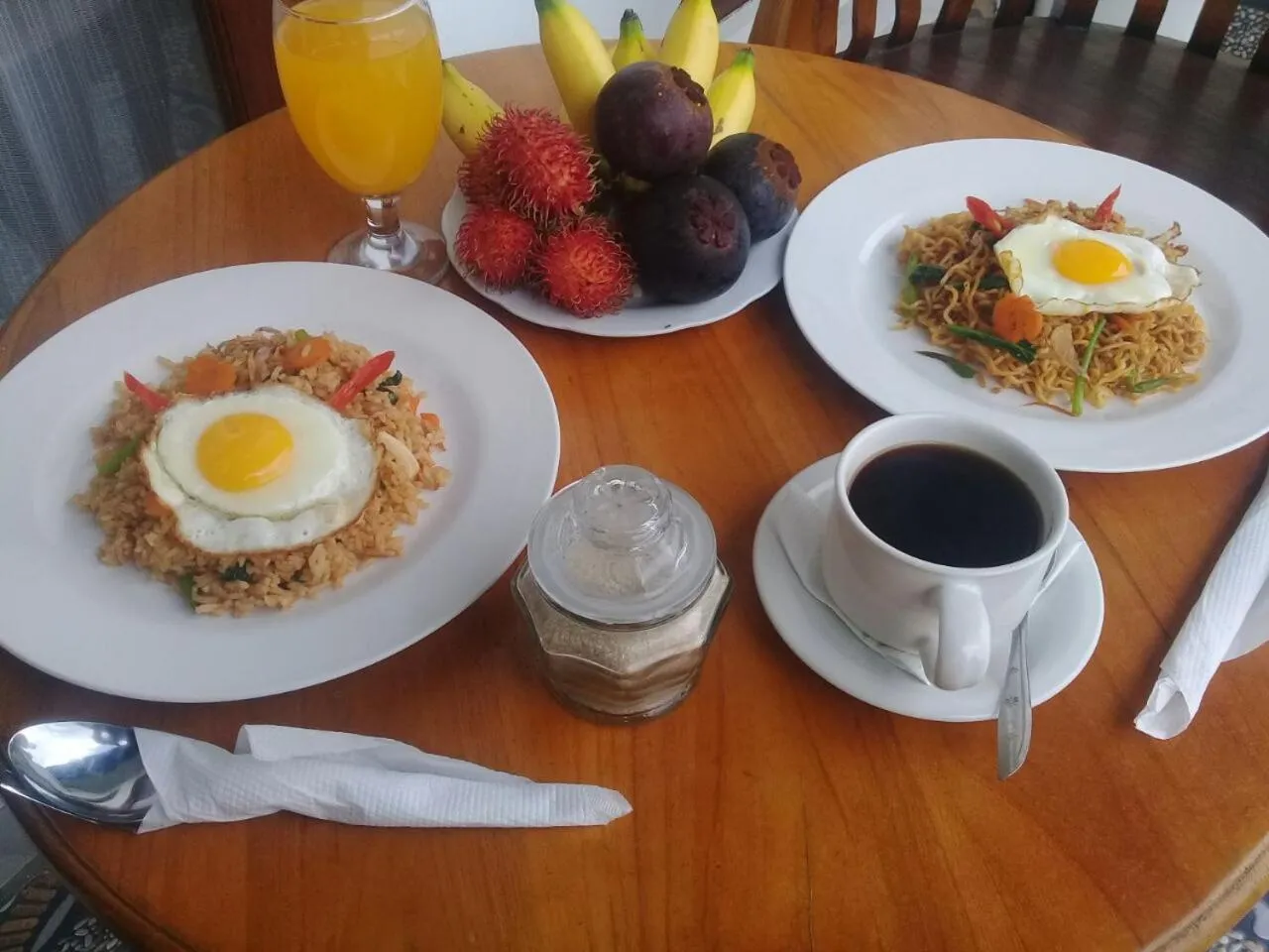 Breakfast in Aris Homestay and Warung Made