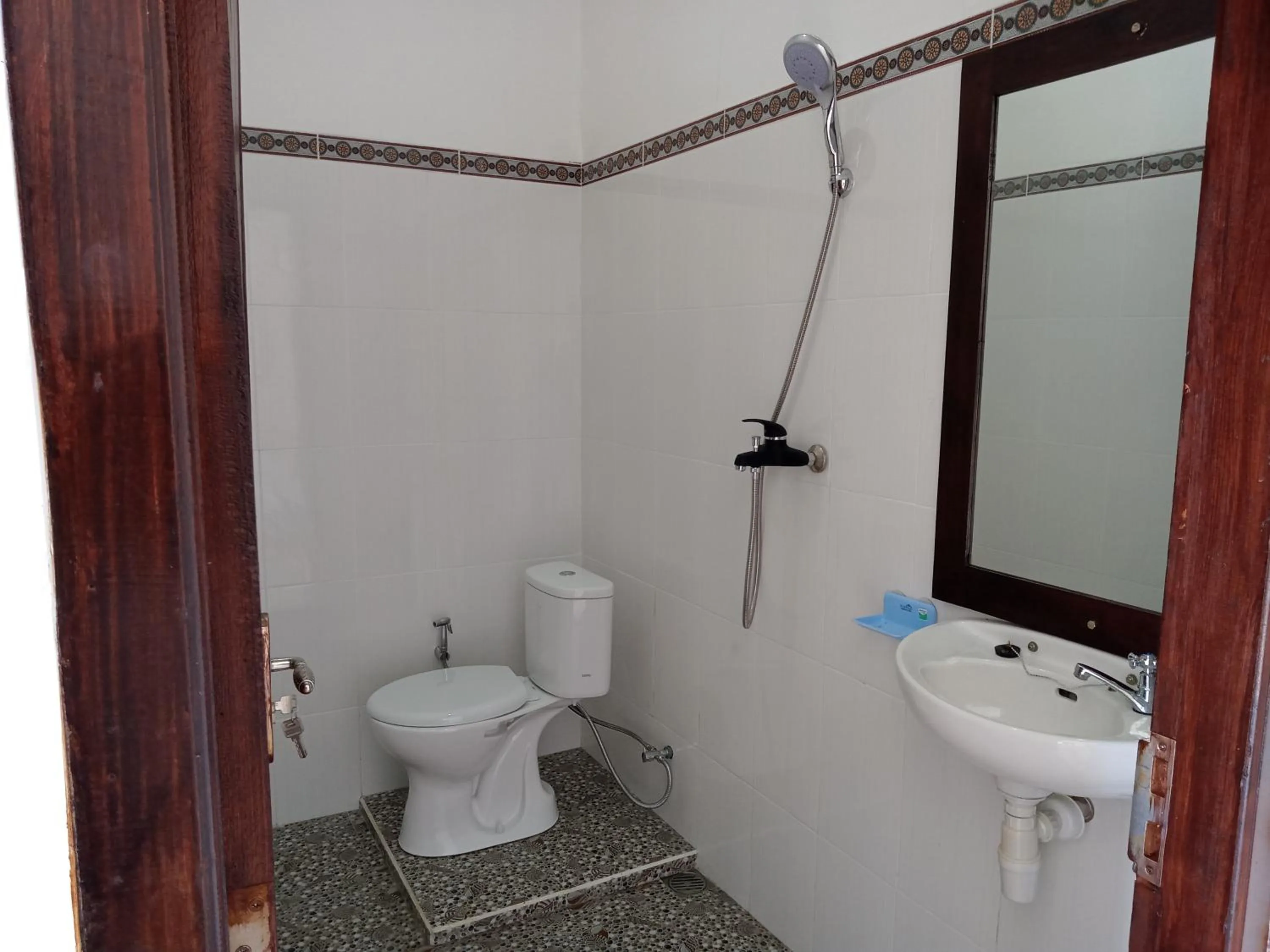 Shower in Aris Homestay and Warung Made