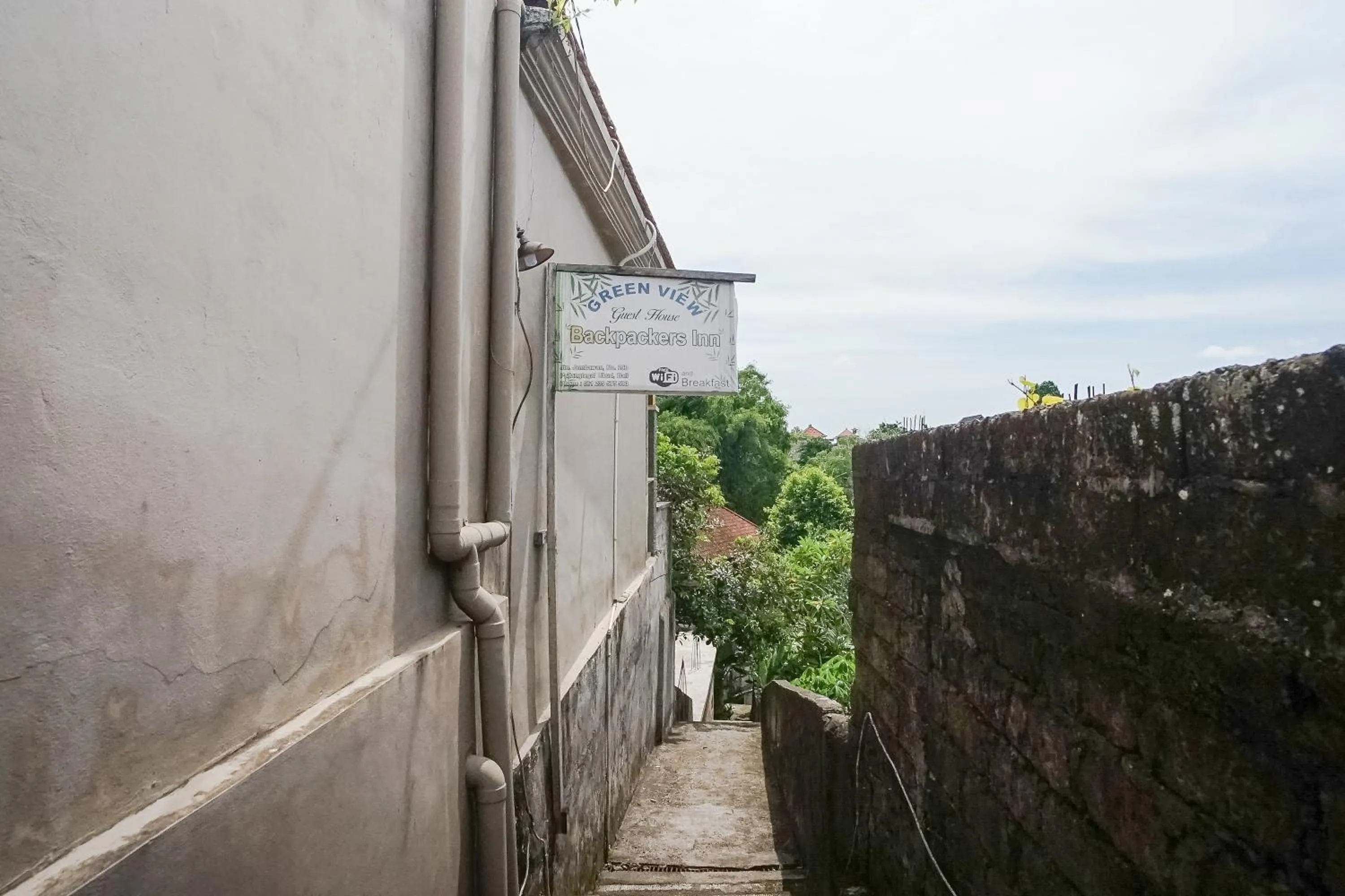 Street view in Green View Ubud Hostel Bali