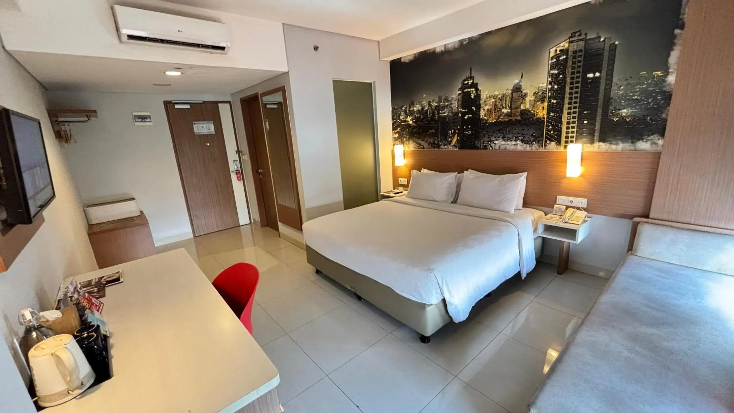 Deluxe Business Room in Cordela Senen Jakarta Deluxe Business Room in Cordela Senen Jakarta