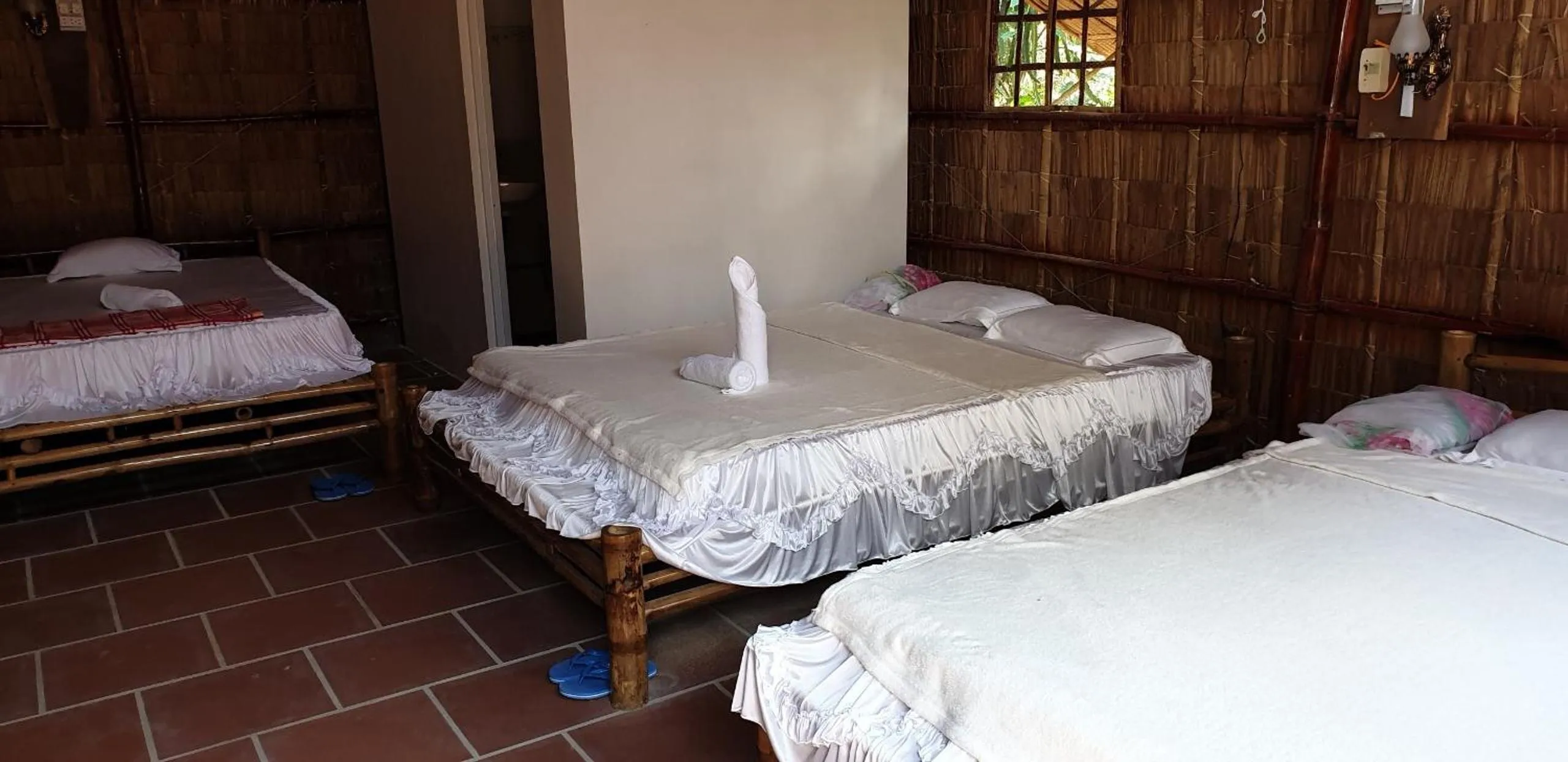 Bed in Chau Doc Homestay