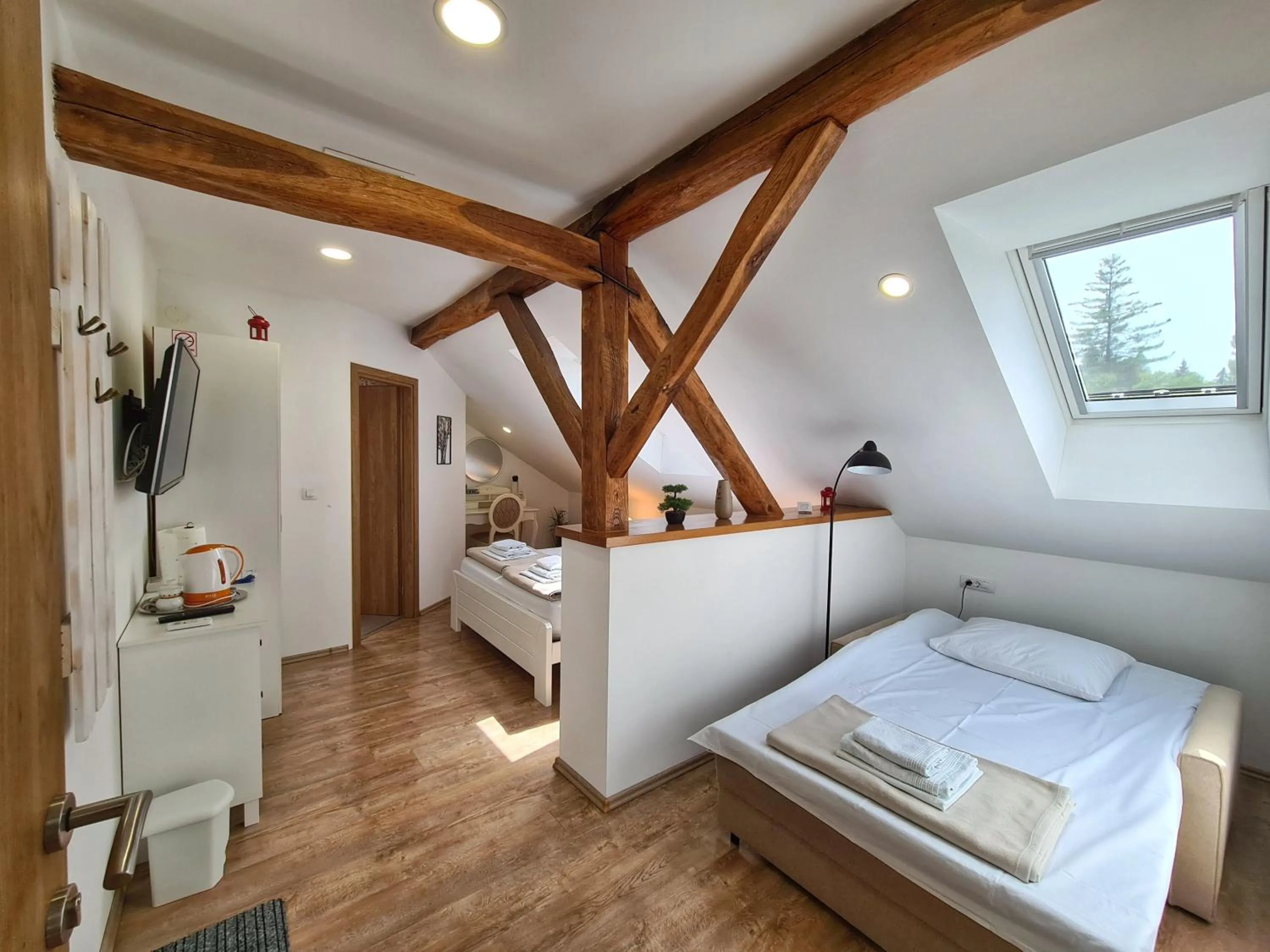 Bed in Rooms Garden