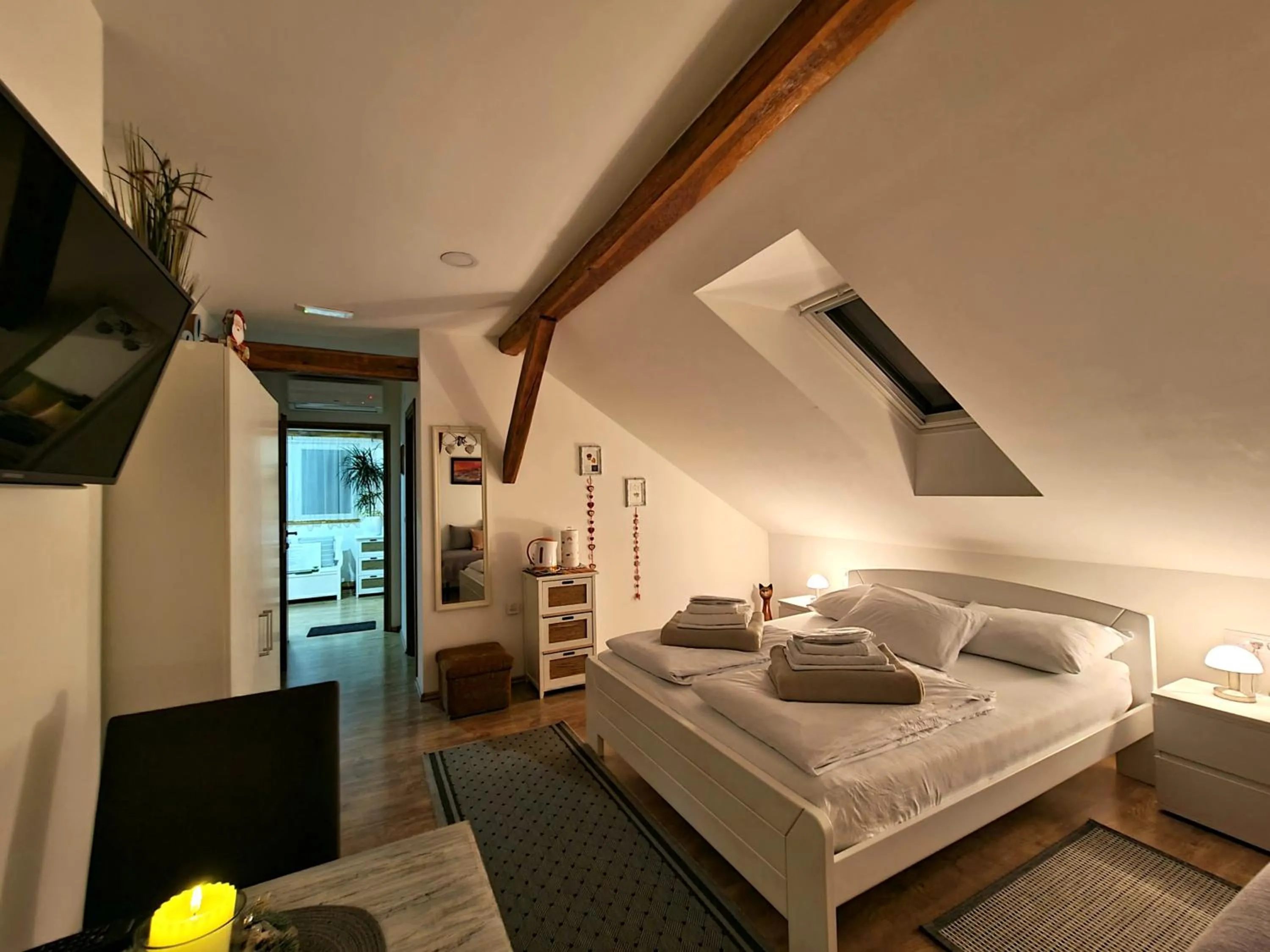 Bed in Rooms Garden