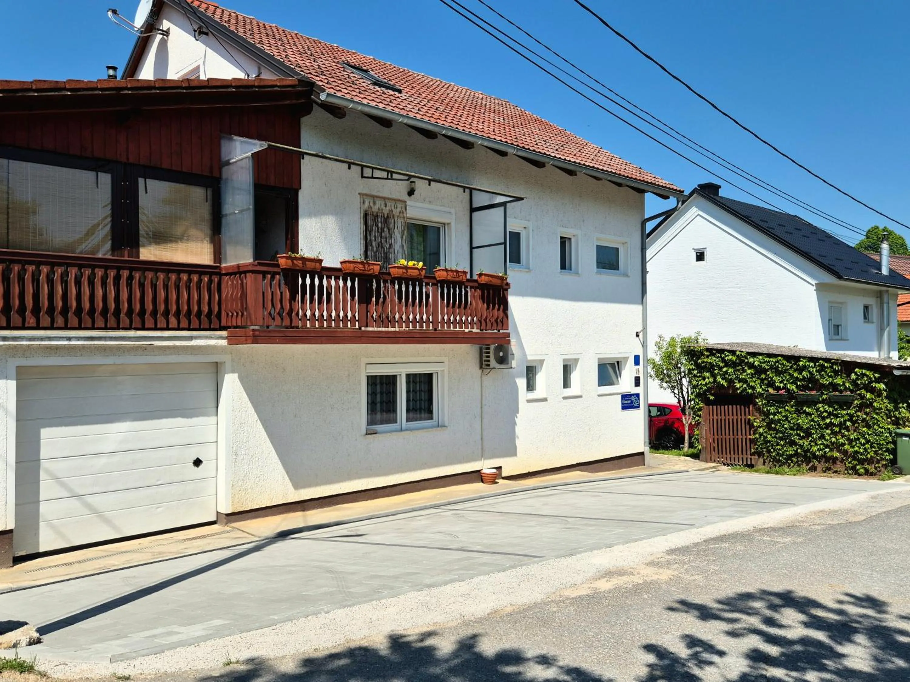 Property building in Rooms Garden