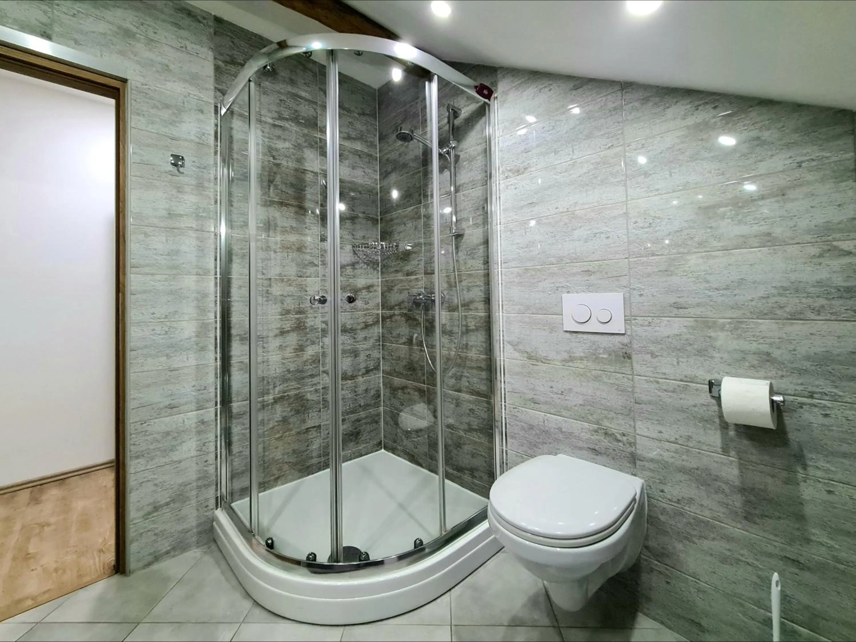 Shower in Rooms Garden