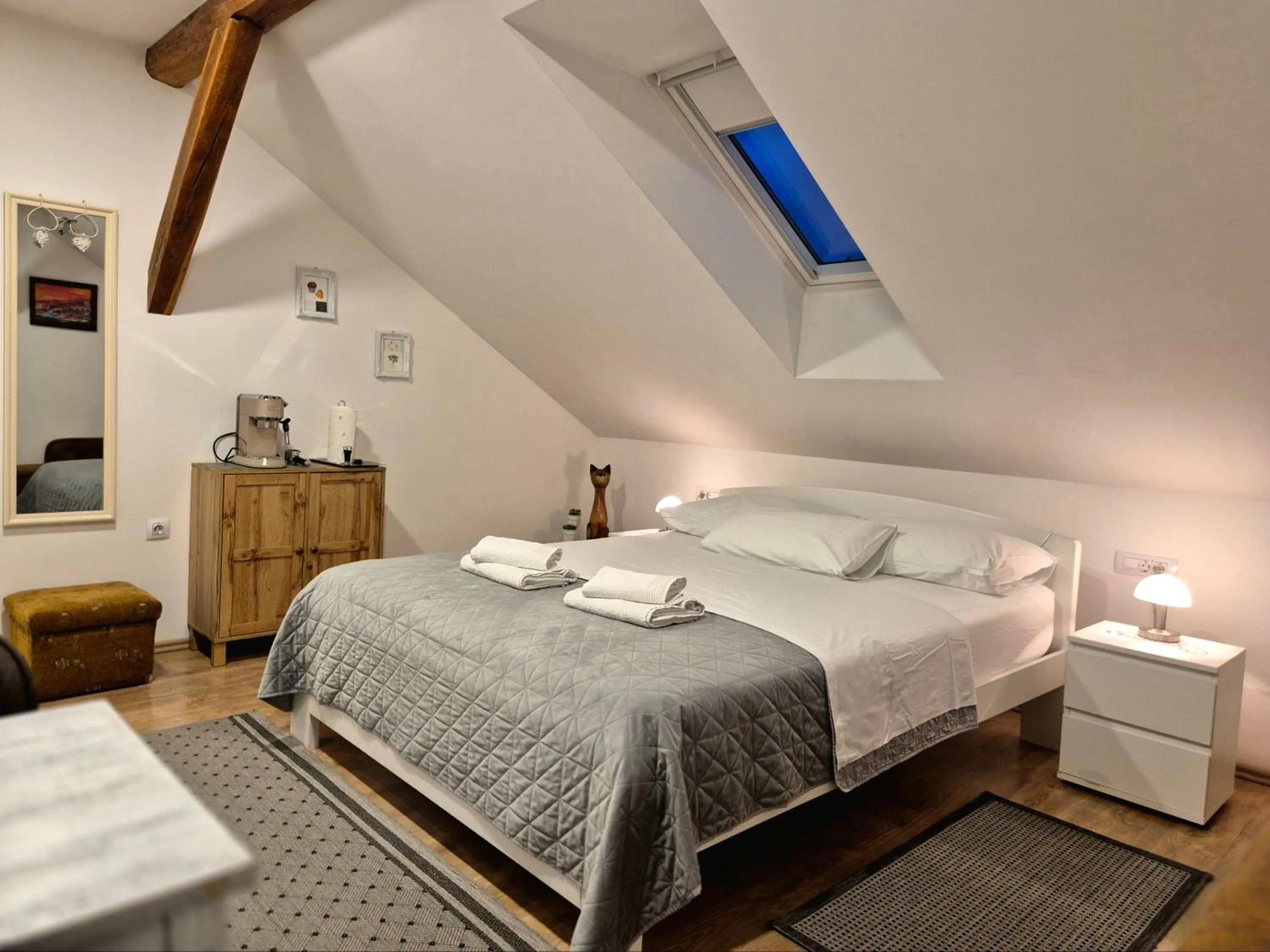 Bed in Rooms Garden