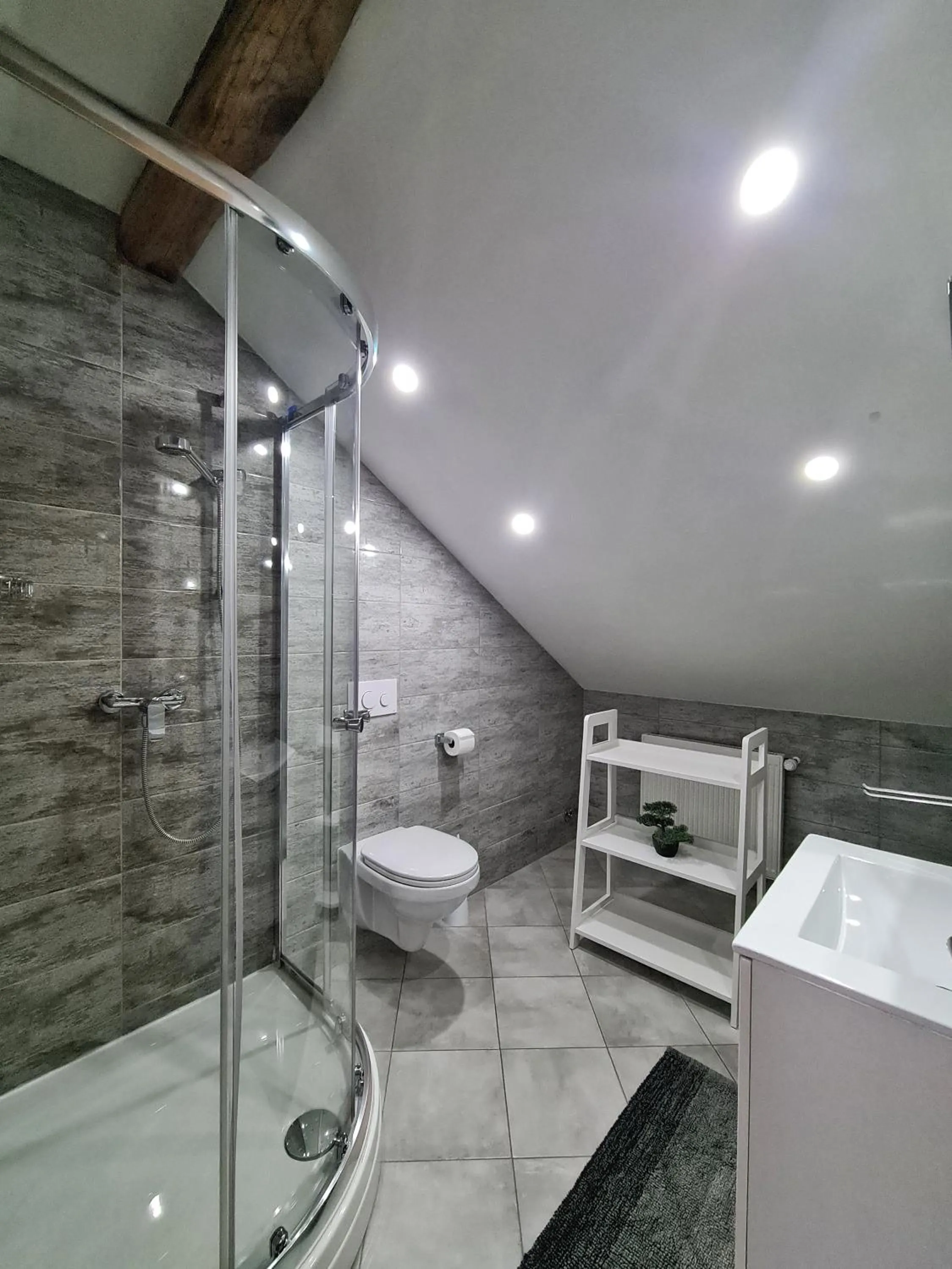 Shower in Rooms Garden