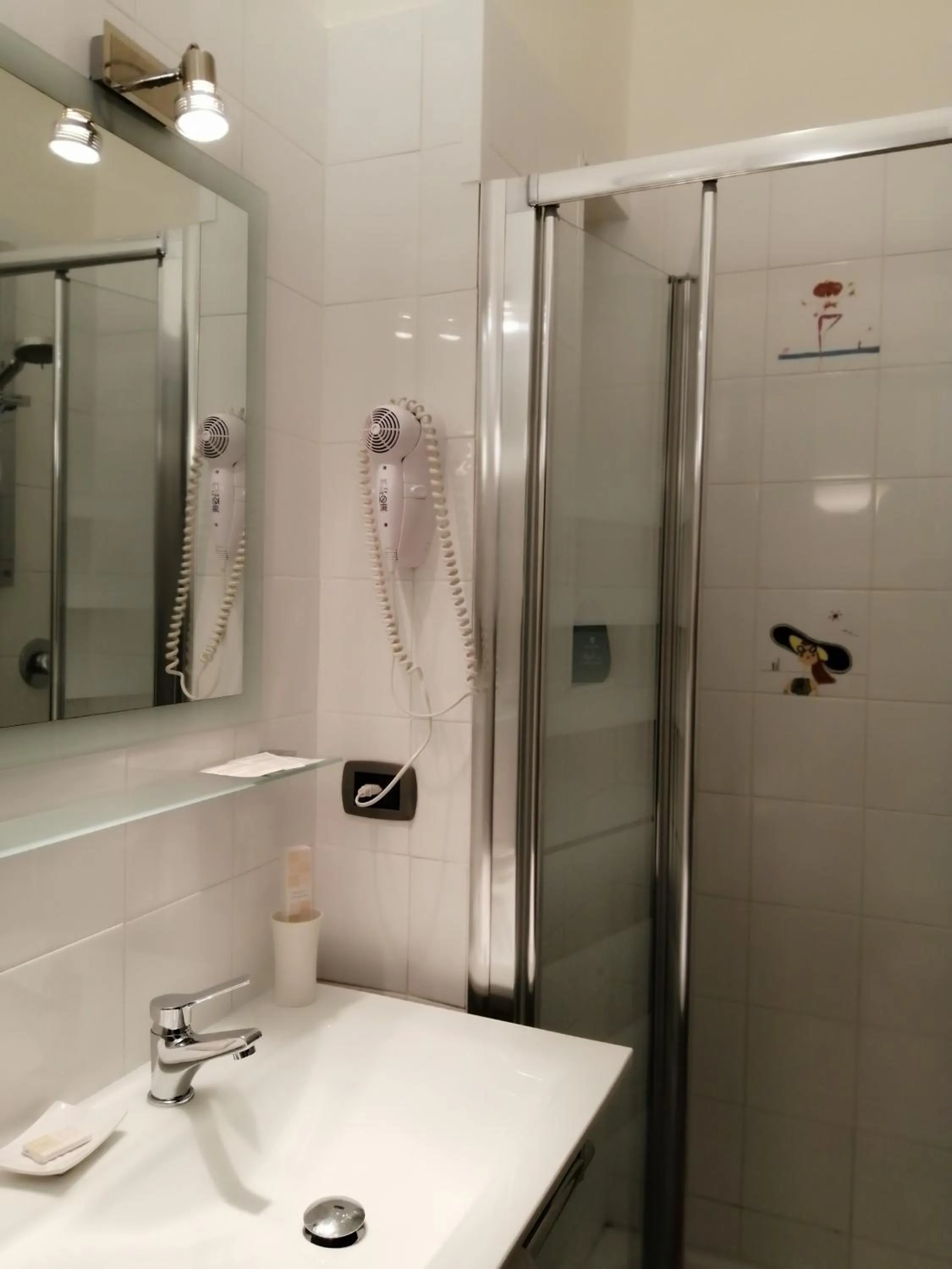 Shower in B&B Carolina Napoli-Vomero