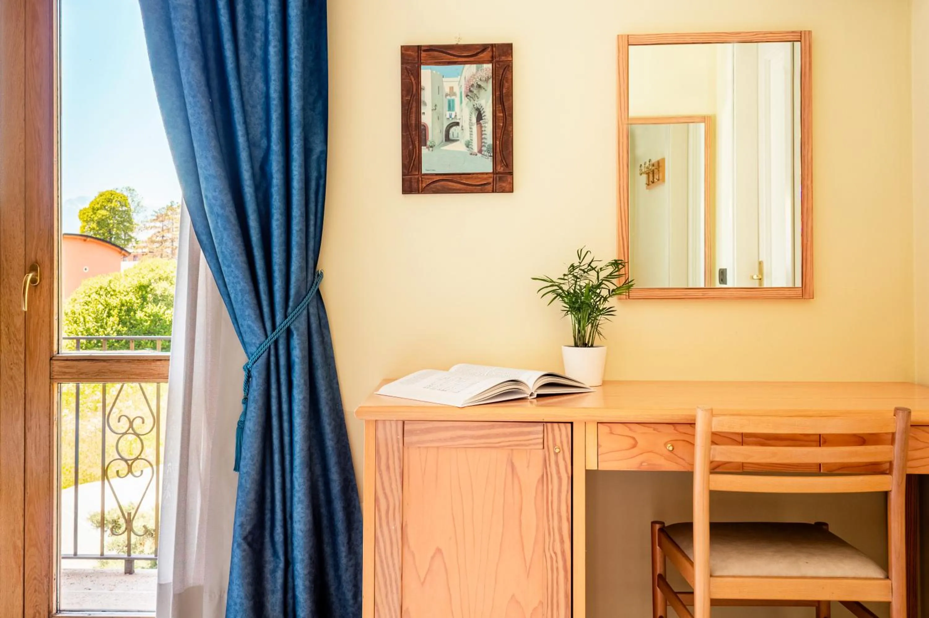 Bedroom in Albergo Il Giardino del Rio