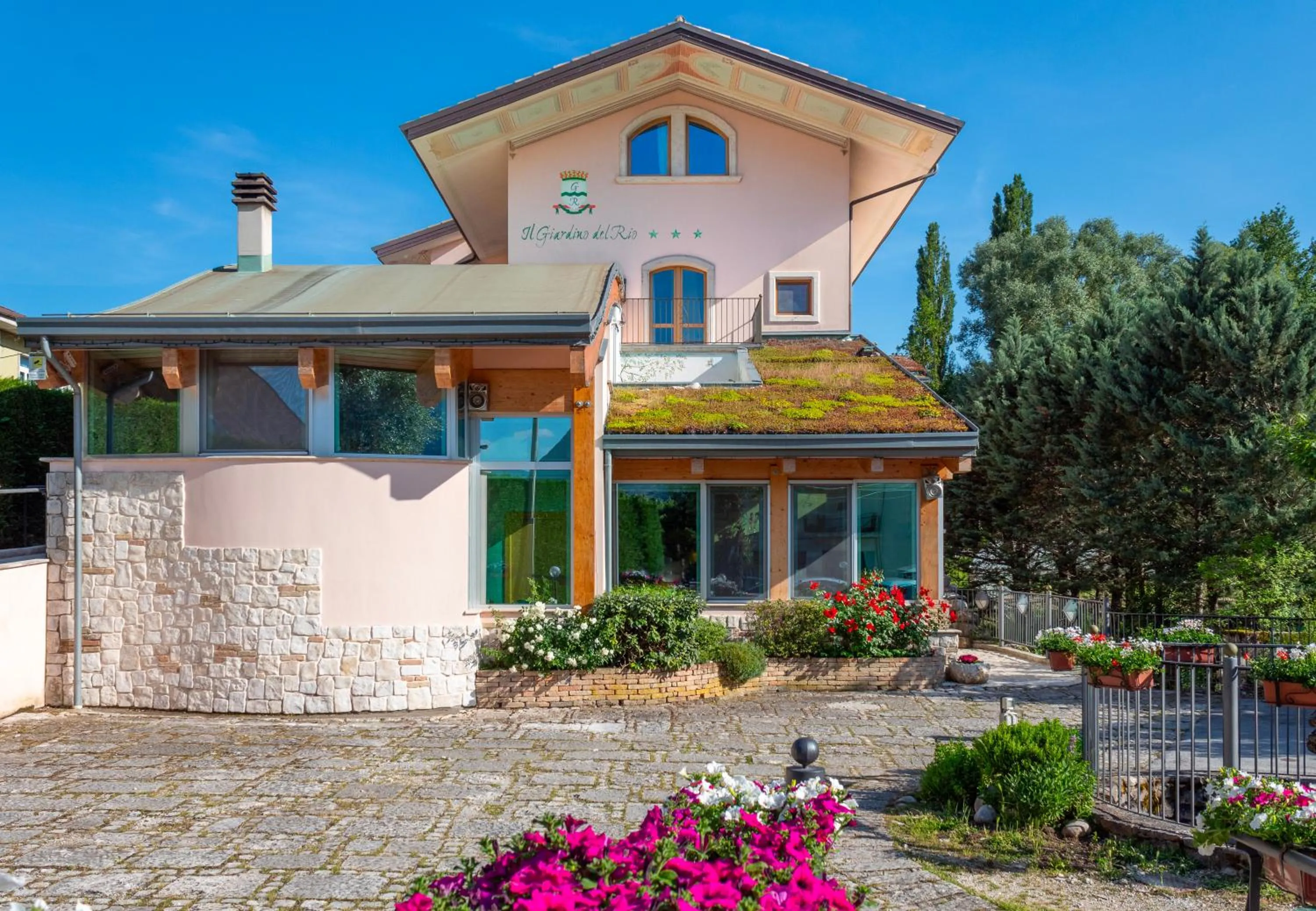 Property building in Albergo Il Giardino del Rio