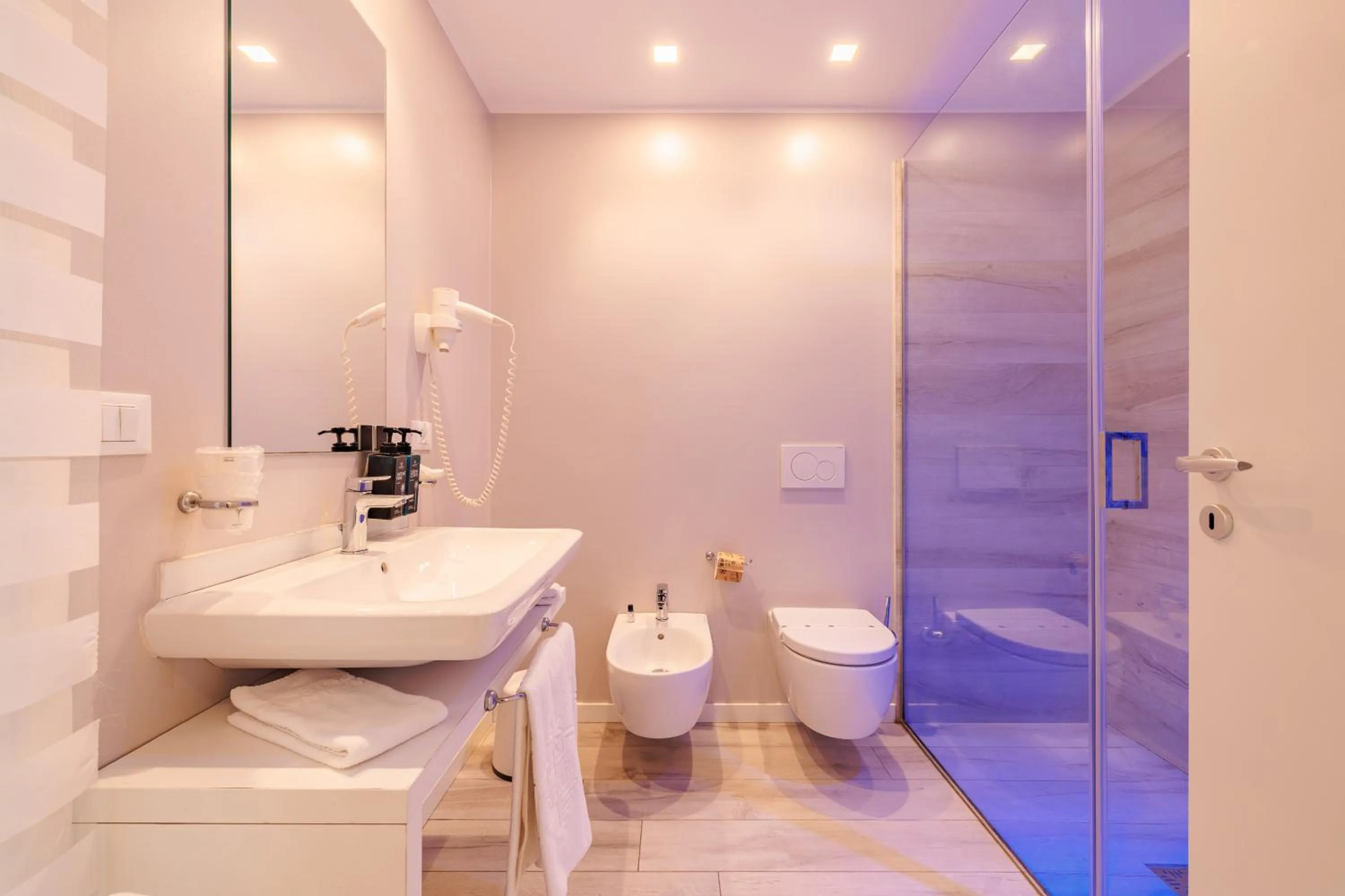 Toilet in Marina di Petrolo Hotel & SPA