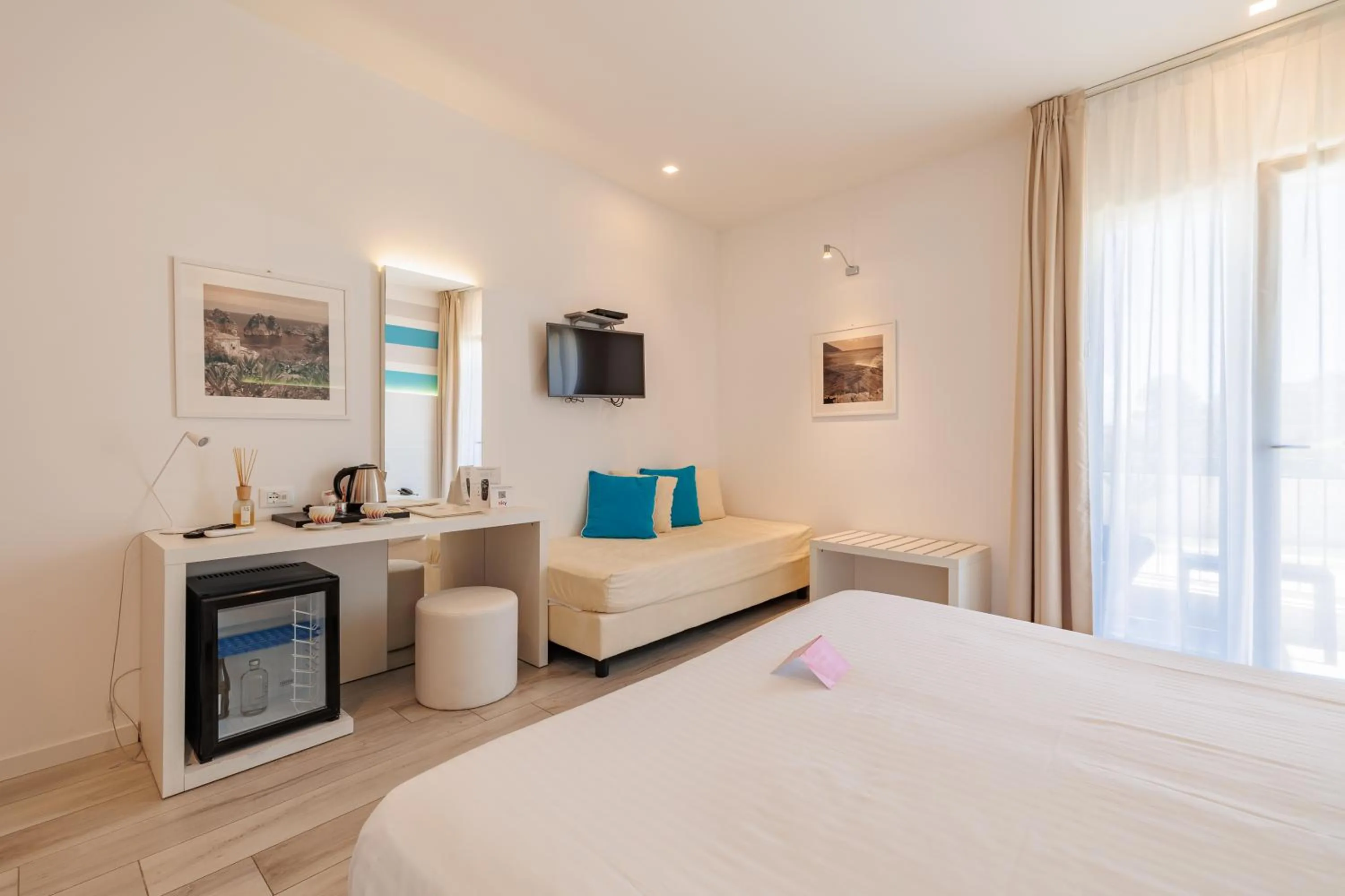 Photo of the whole room, Bed in Marina di Petrolo Hotel & SPA