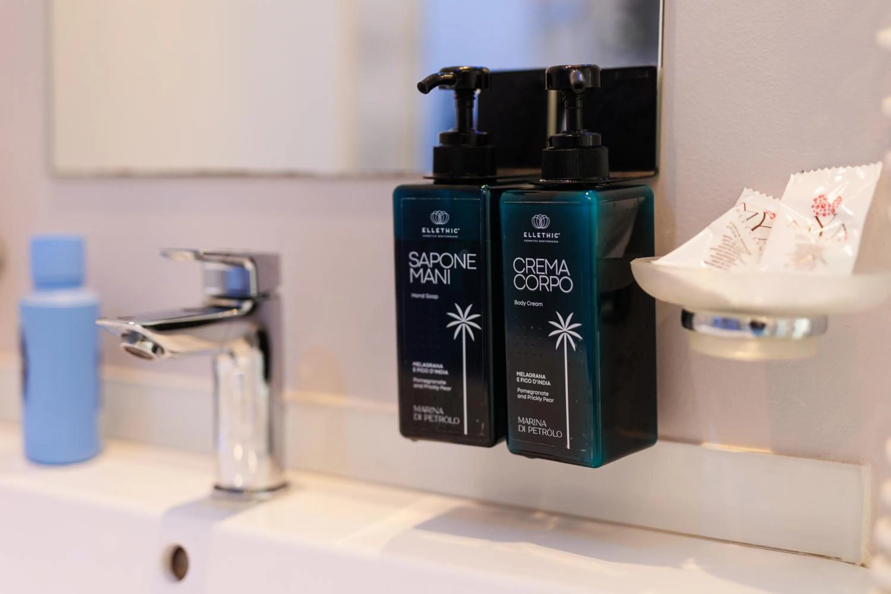 Bathroom in Marina di Petrolo Hotel & SPA