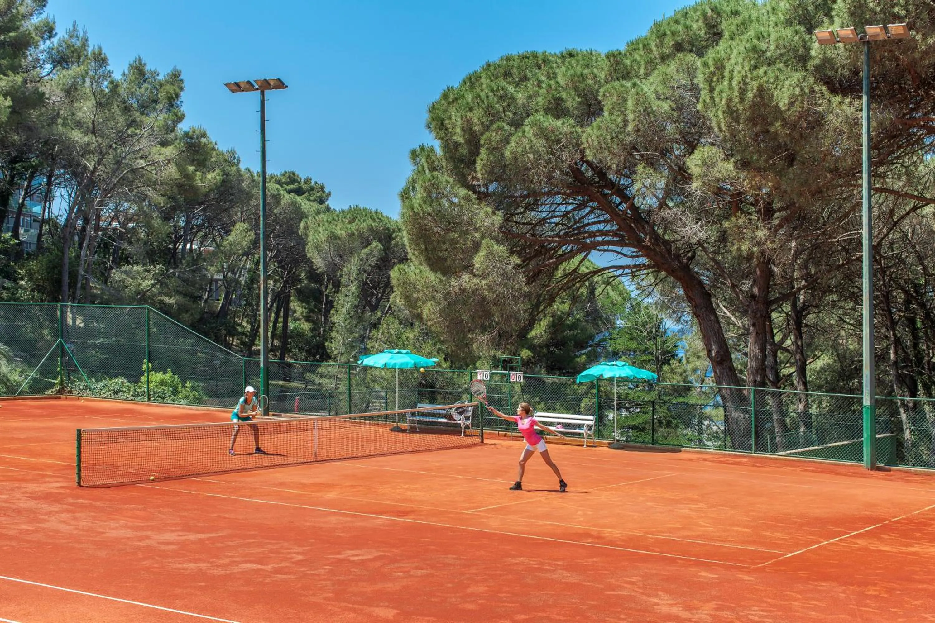 Tennis court in Hotel Aurora