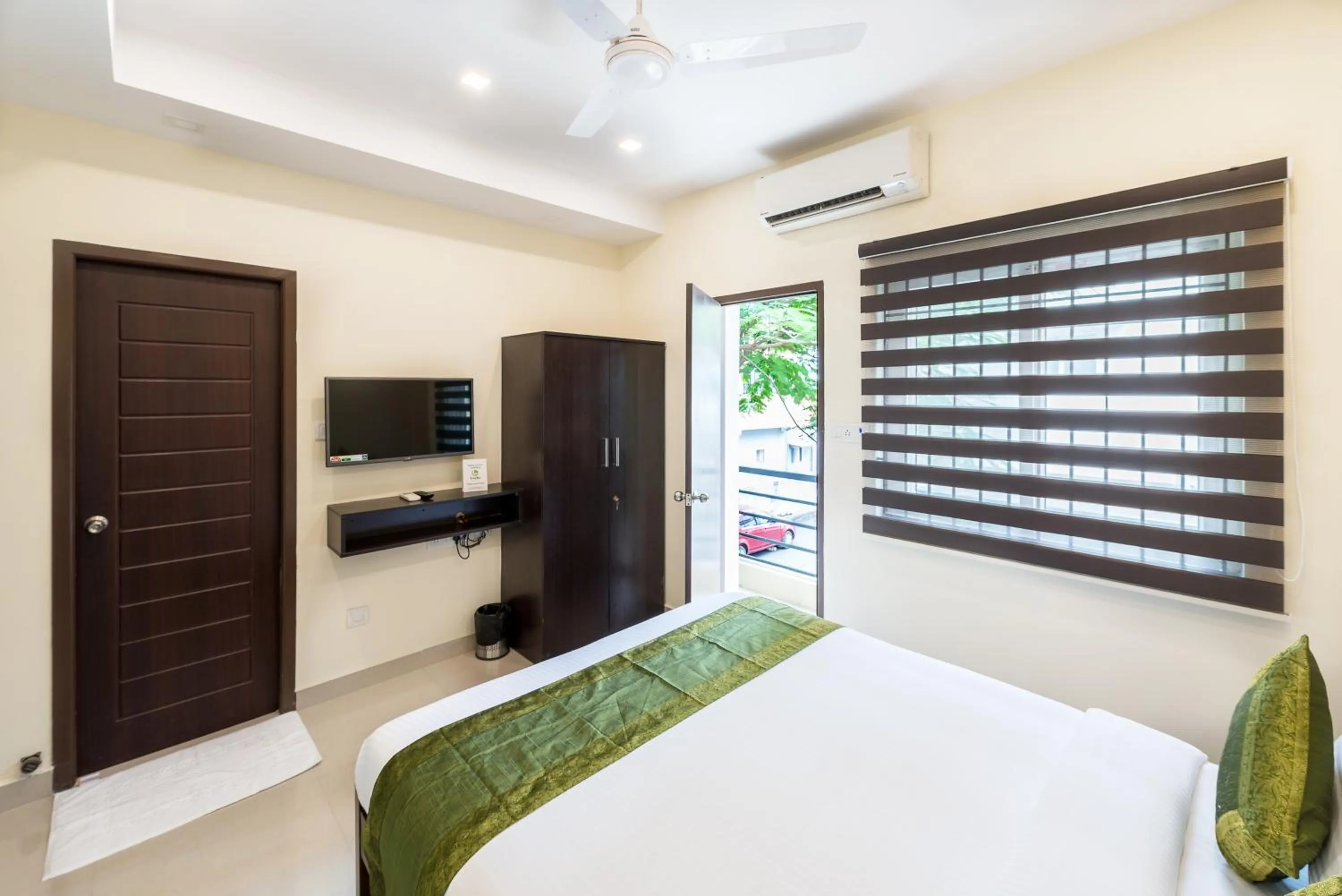 Bedroom, Bed in Treebo Adin Residence Chennai Trade Centre