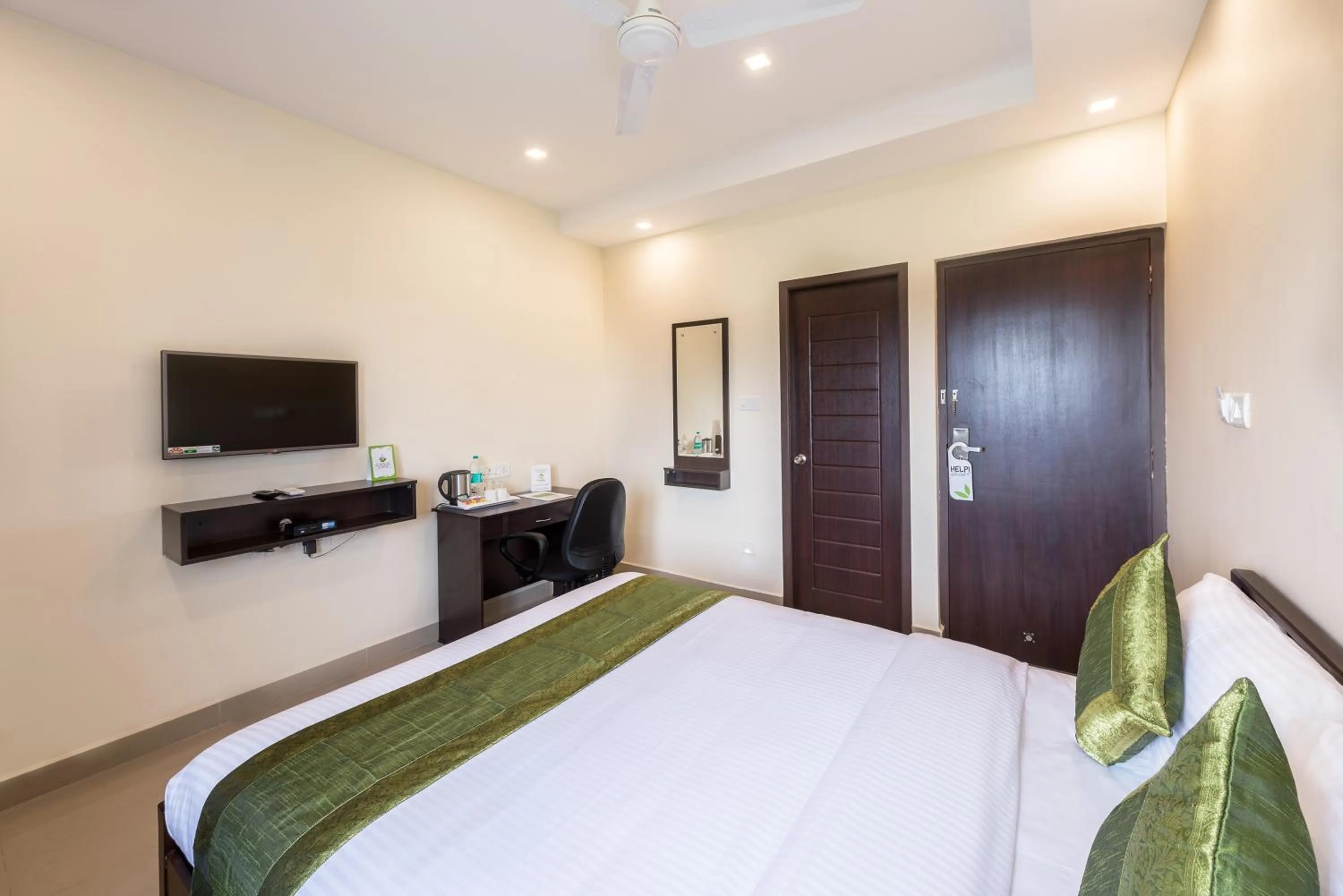 TV and multimedia, Bed in Treebo Adin Residence Chennai Trade Centre