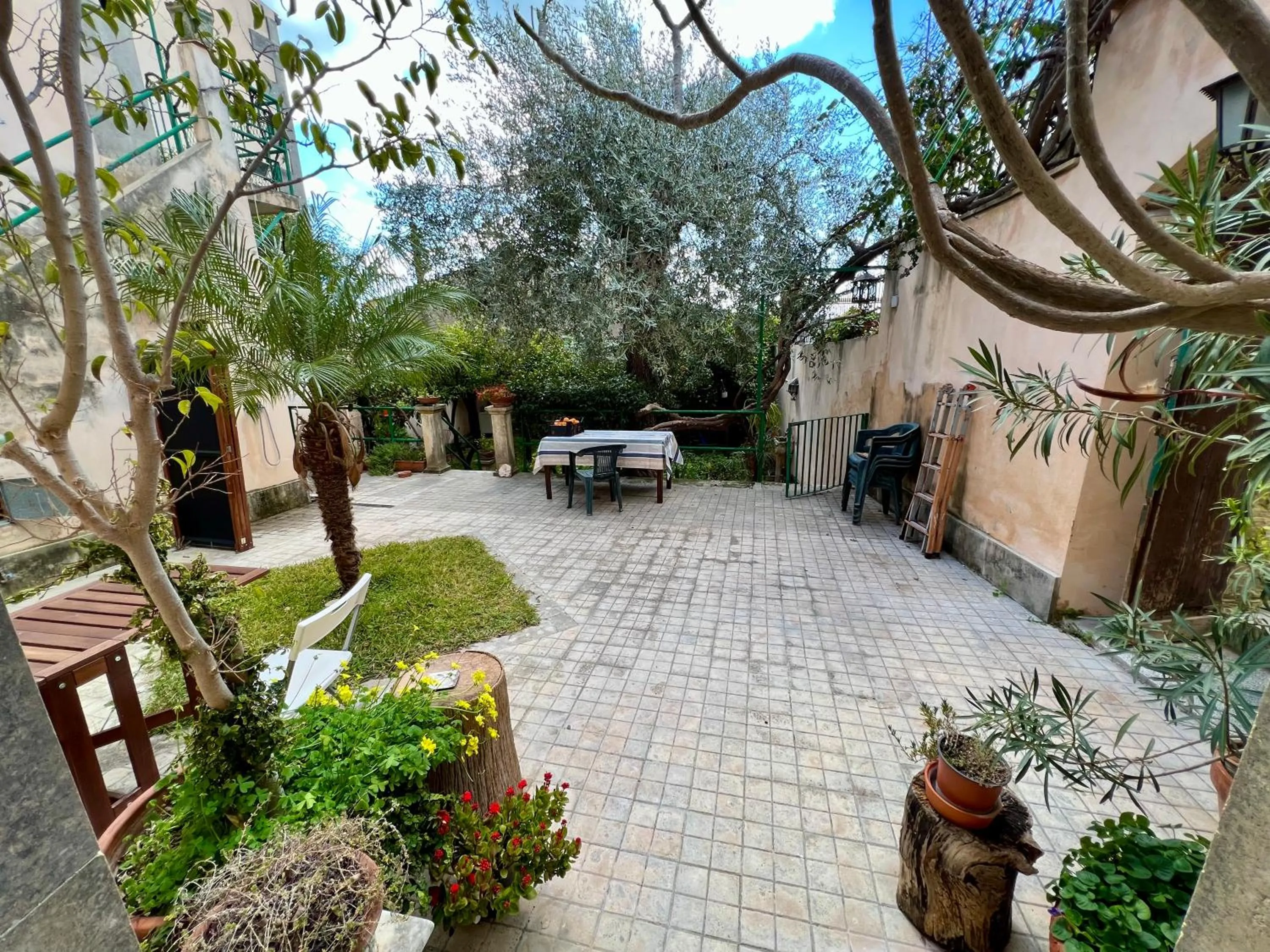 House with Garden