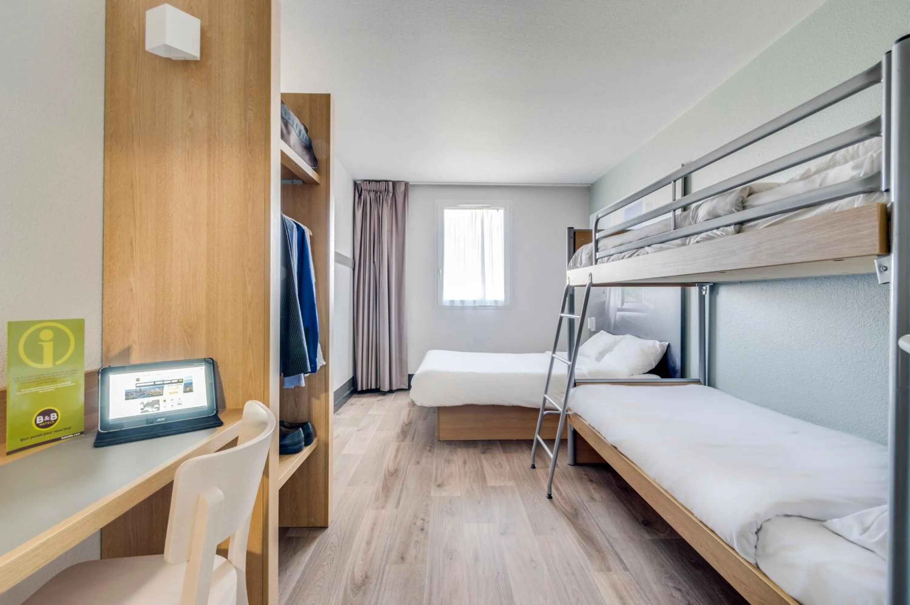 Bedroom, Bed in B&B HOTEL Brignoles