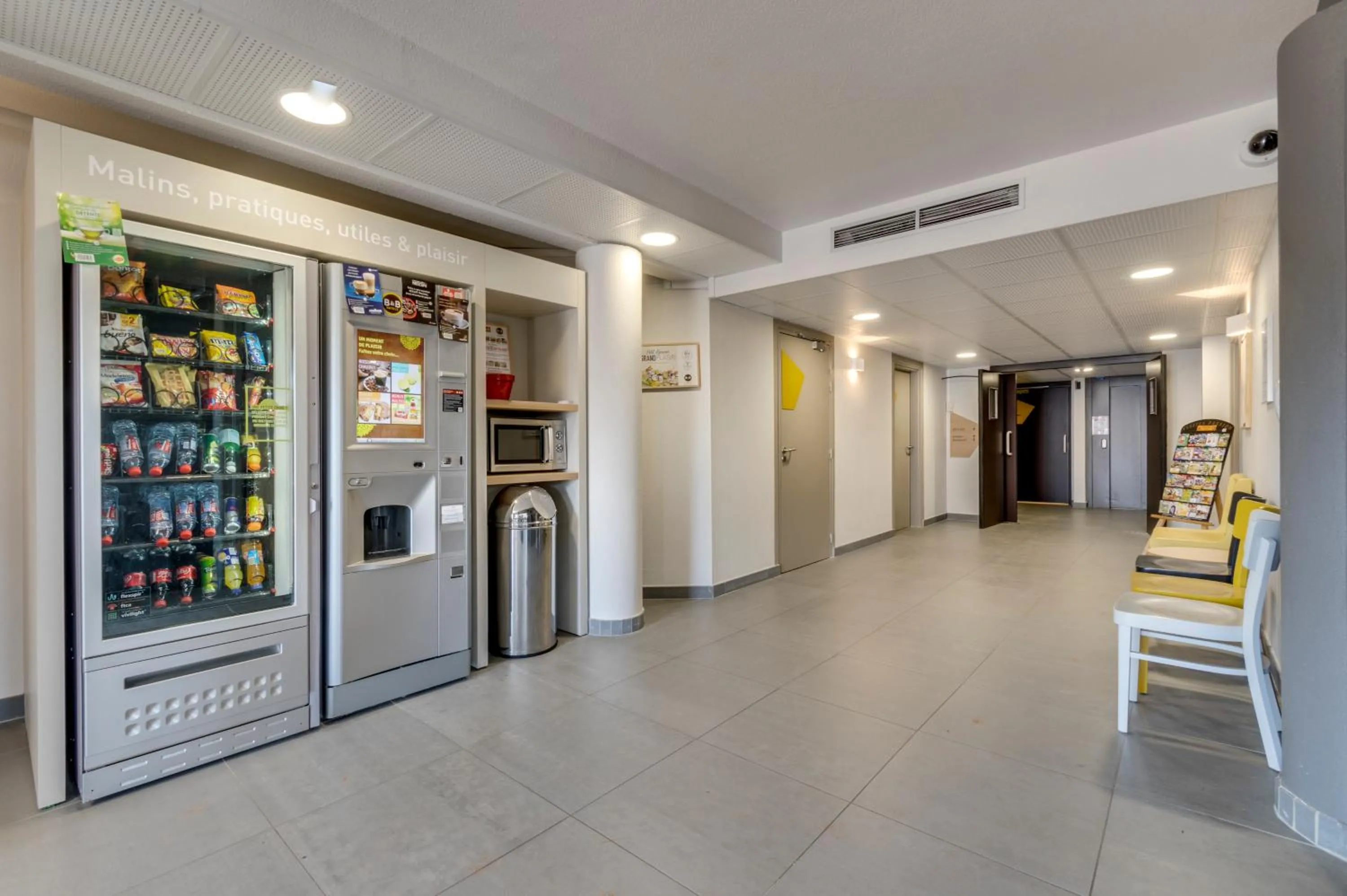 Food and drinks in B&B HOTEL Brignoles