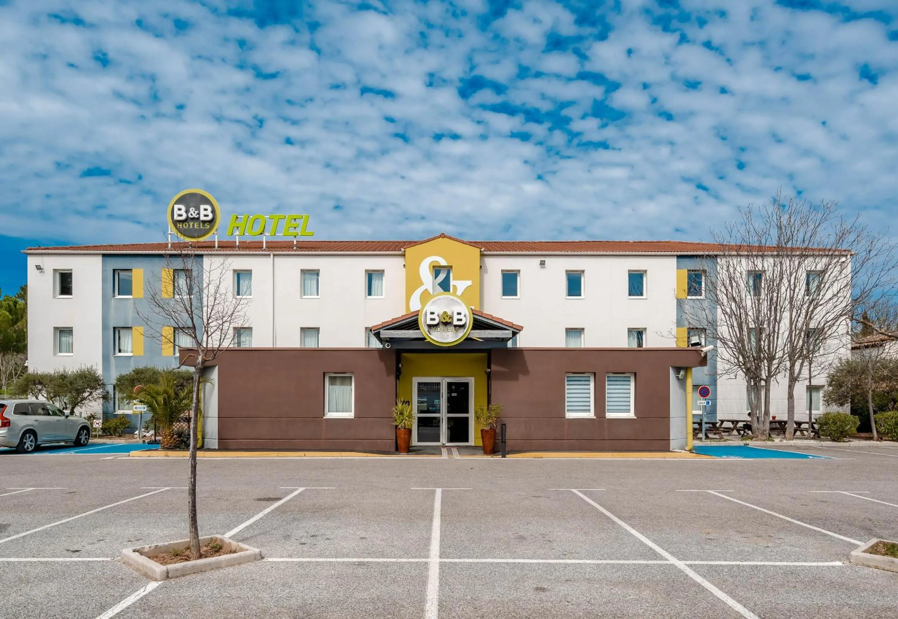 Property building in B&B HOTEL Brignoles