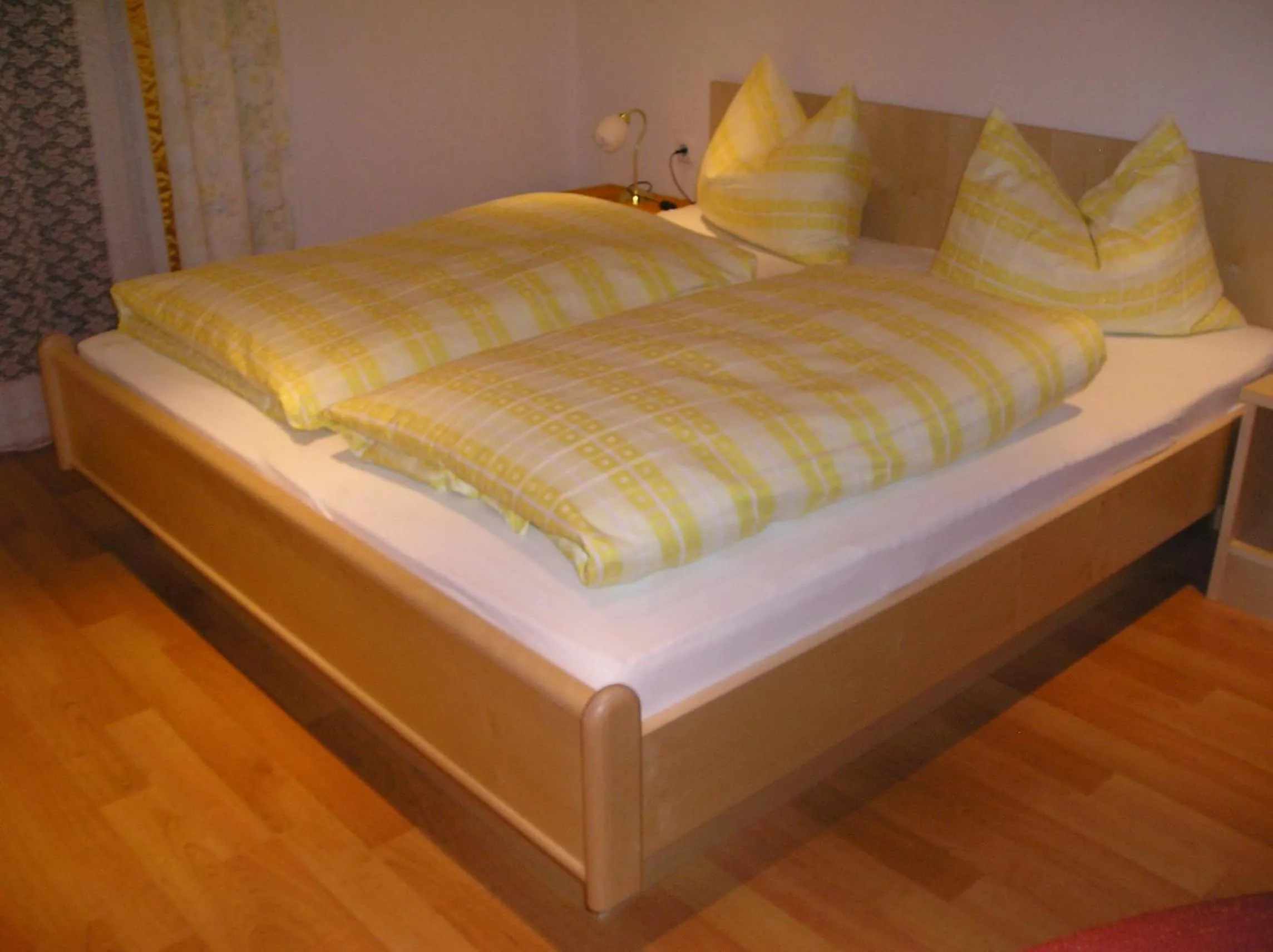 Bedroom in Vermietung & Verpachtung Zellermoosstraße 14