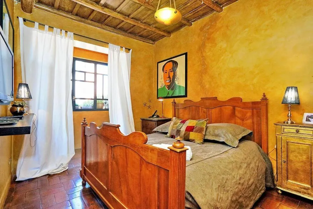 Bed in Spectacular Luxury Flat in Trastevere