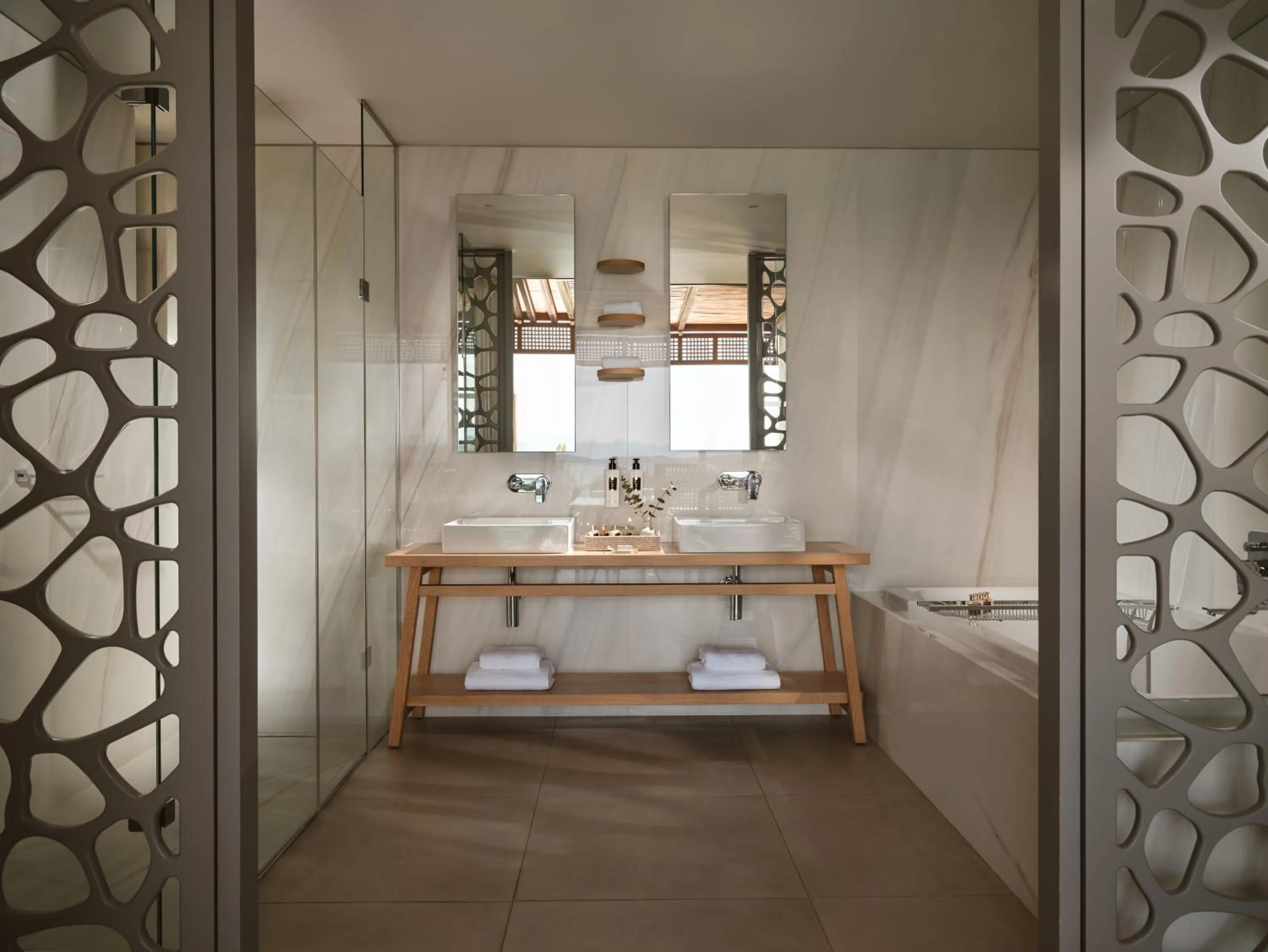 Shower in Eagles Villas - Small Luxury Hotels of The World