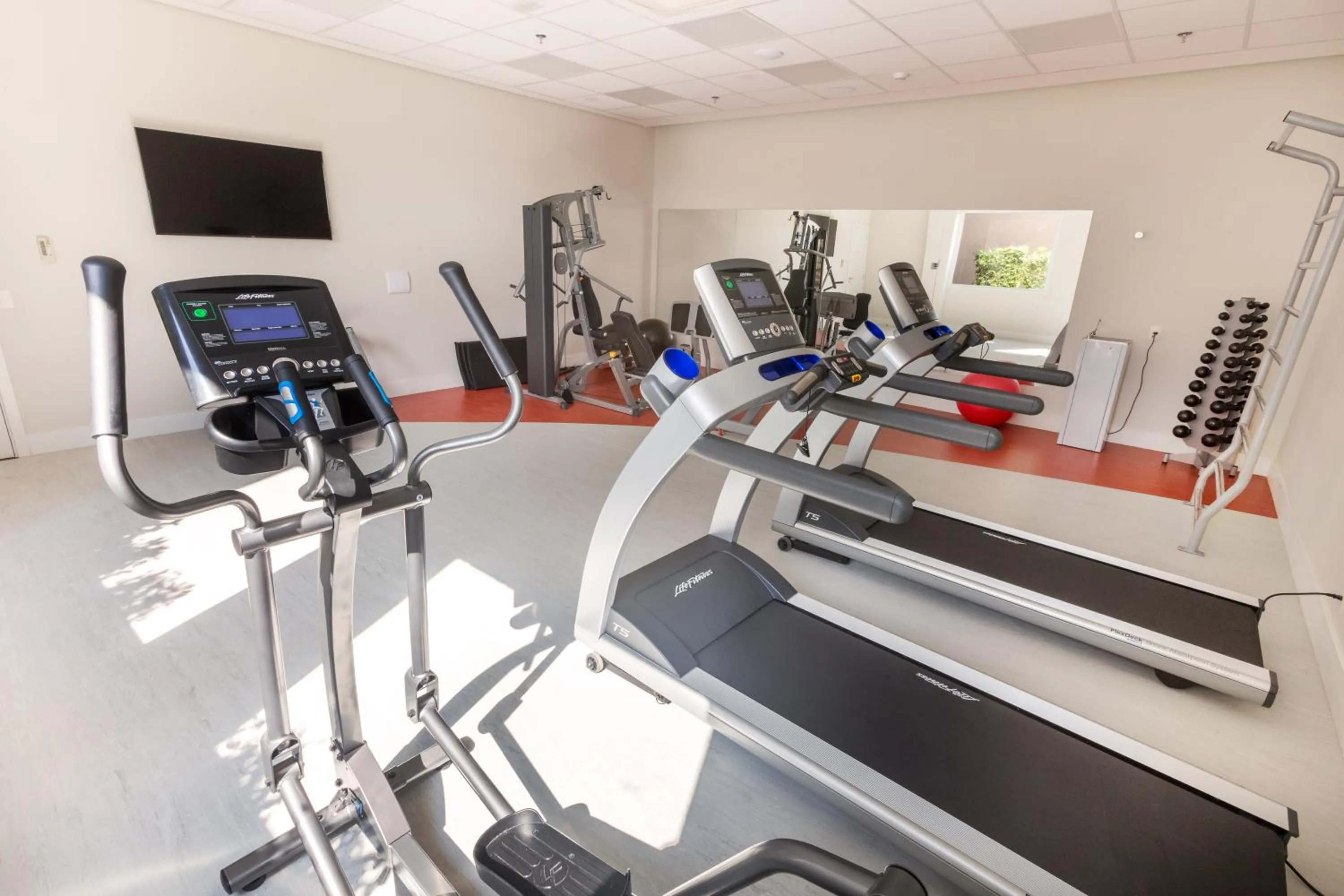 Fitness centre/facilities in Ramada by Wyndham Campinas Viracopos
