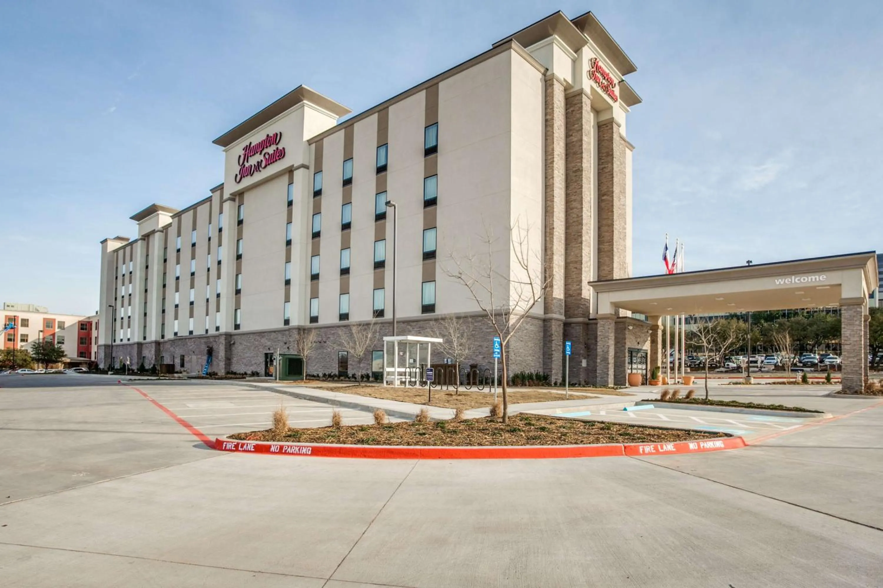 Property building in Hampton Inn & Suites Dallas-Central Expy/North Park Area