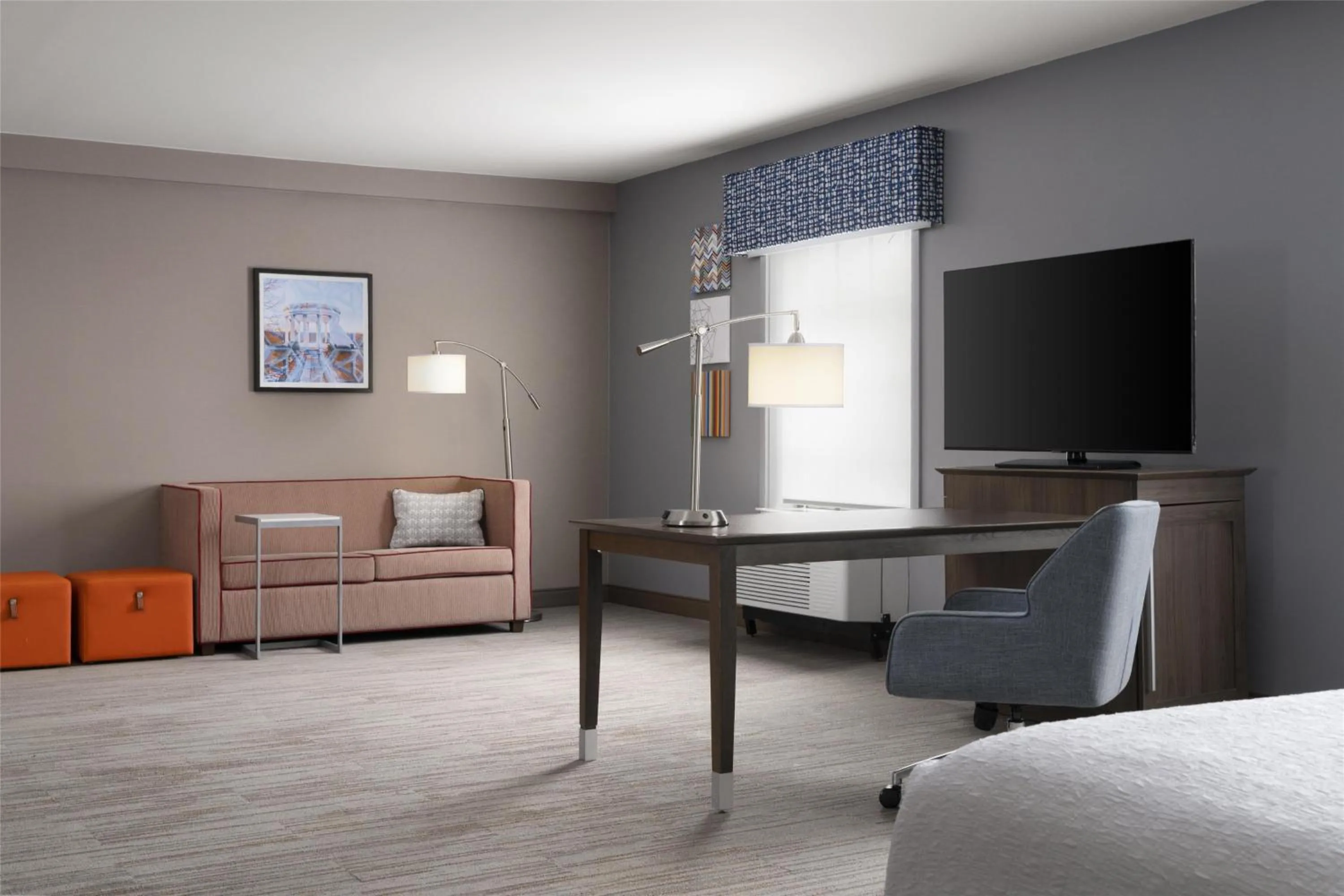 Bedroom, Bed in Hampton Inn & Suites Yonkers - Westchester