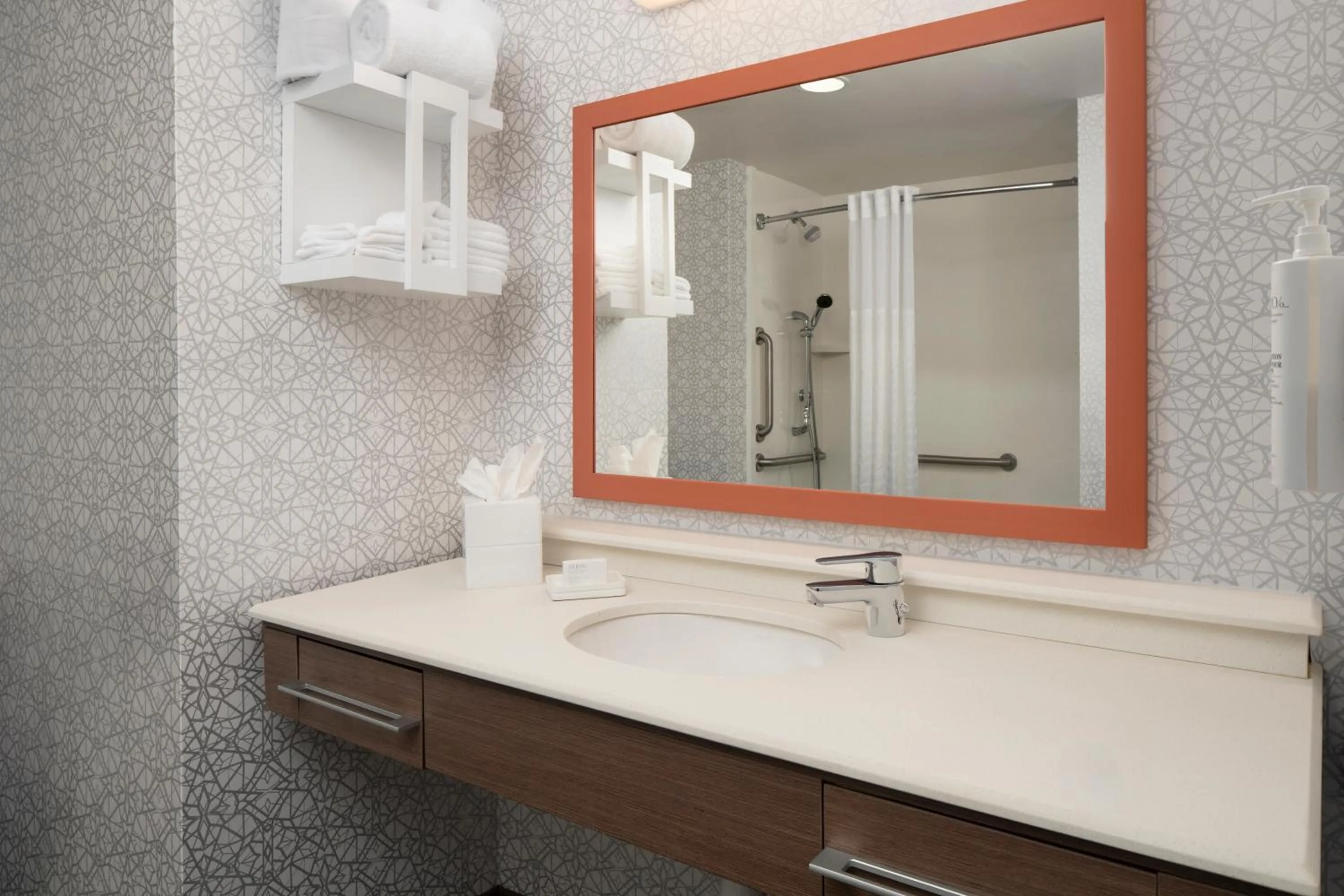 Hampton Inn & Suites Yonkers - Westchester