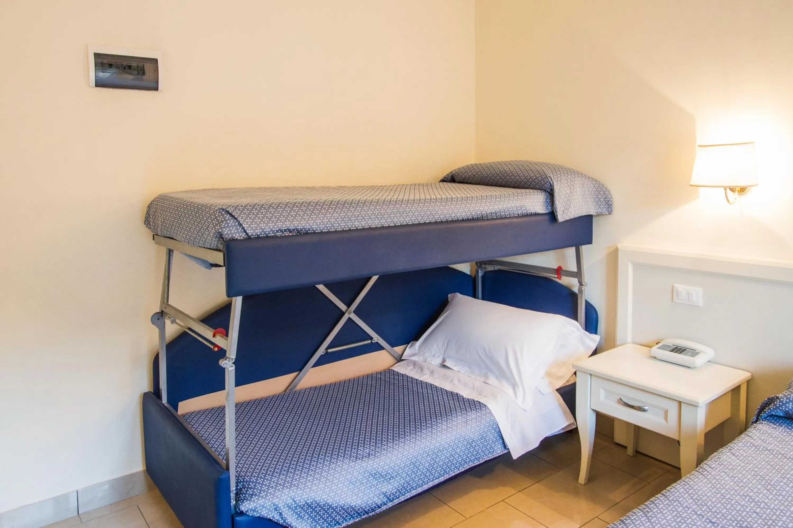 bunk bed, Bed in Hotel Nelson