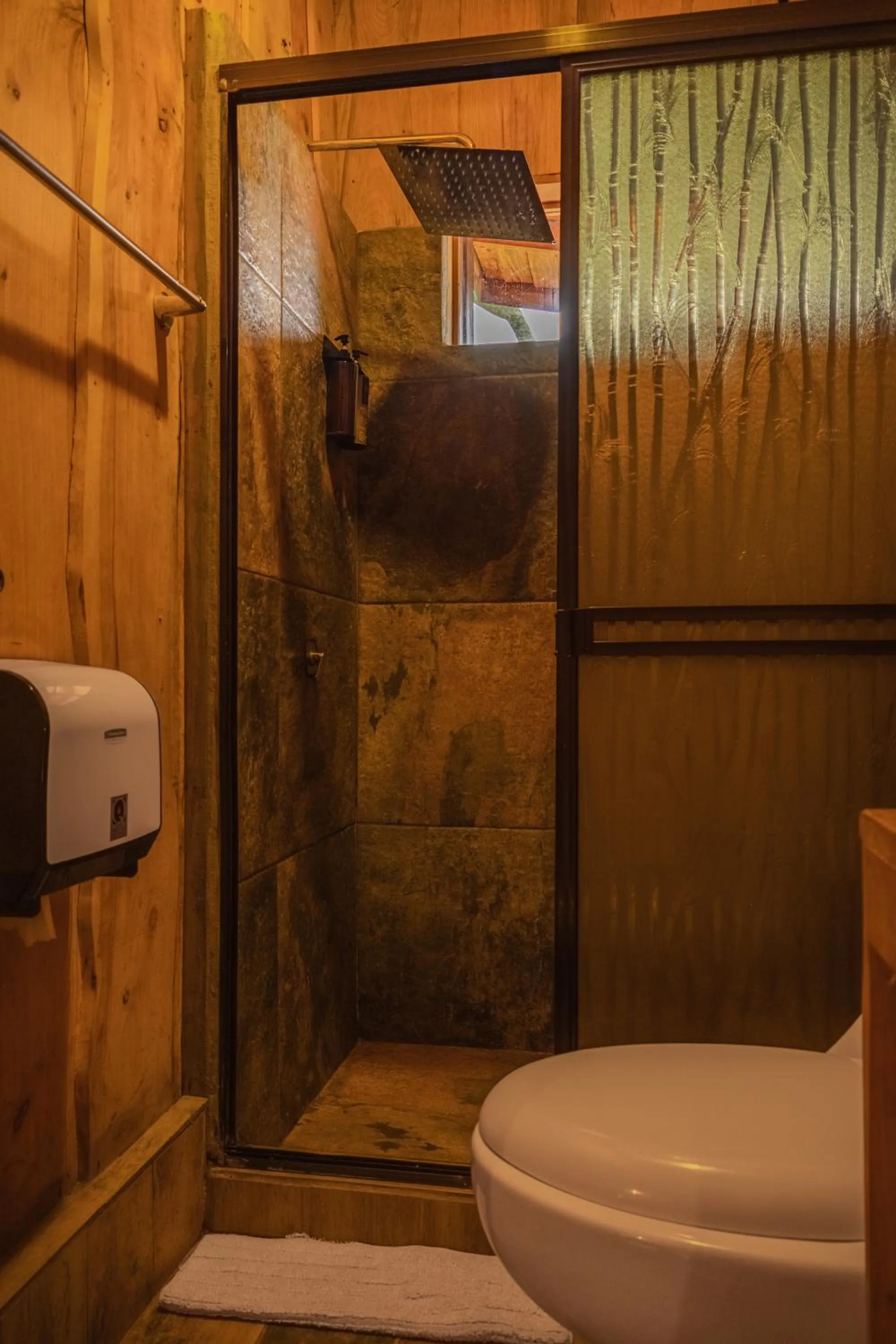 Shower in Hotel & Spa Escondite de la Montaña