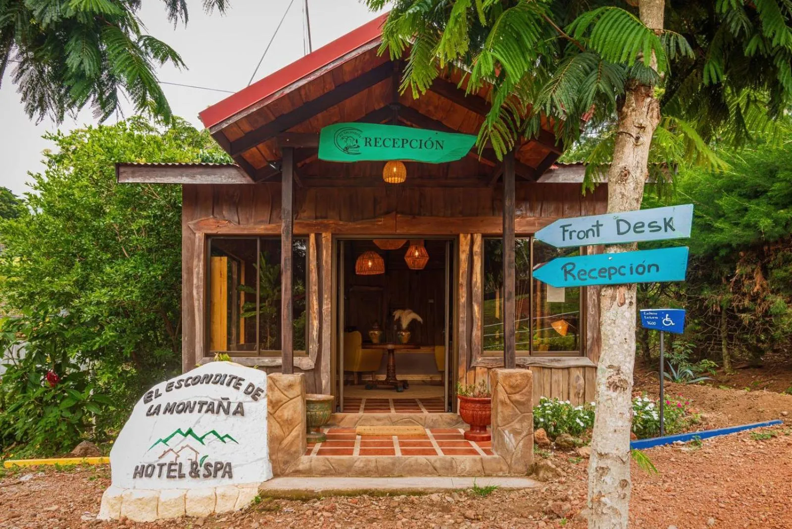 Lobby or reception in Hotel & Spa Escondite de la Montaña