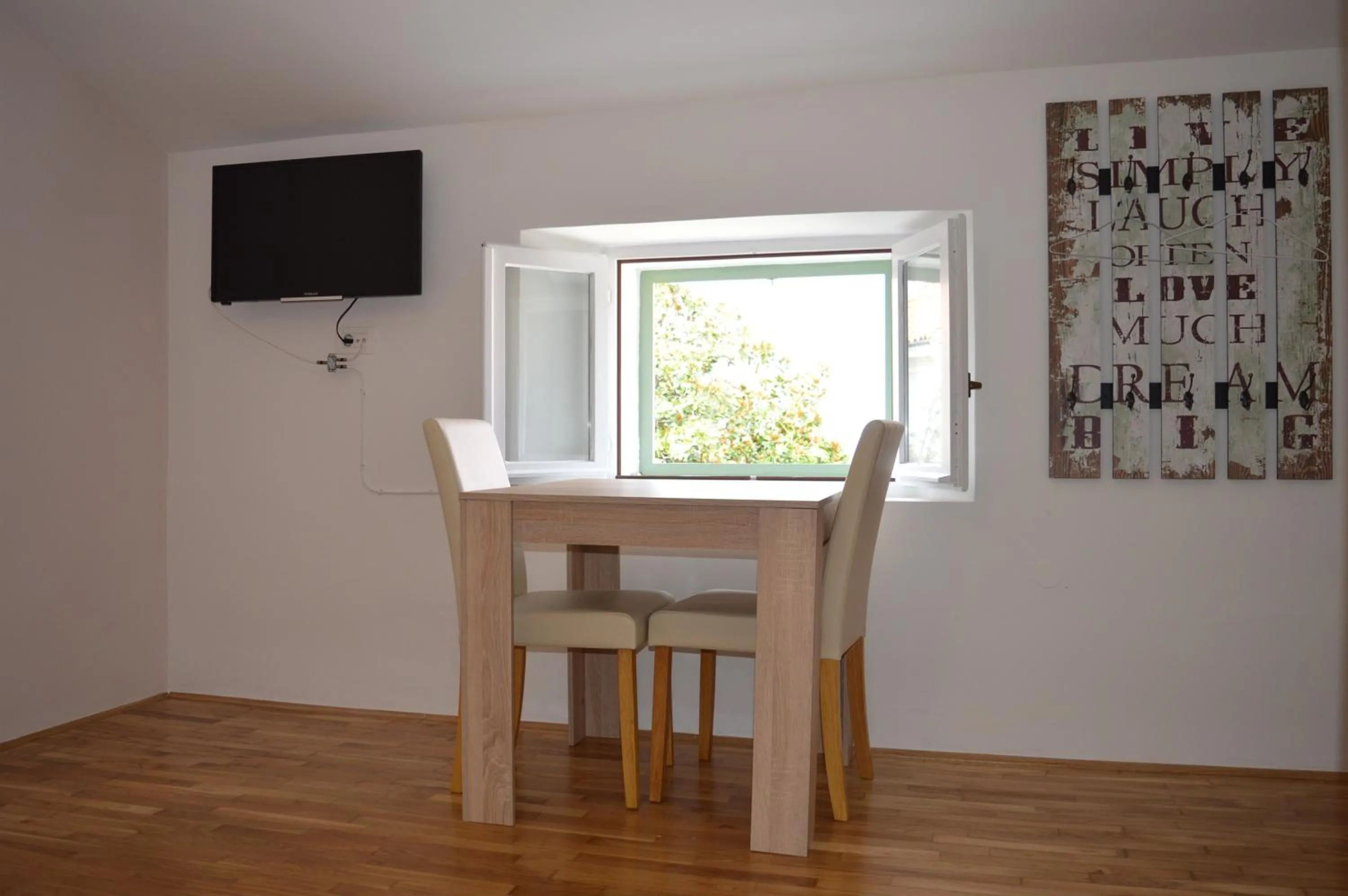 TV and multimedia in Piranika