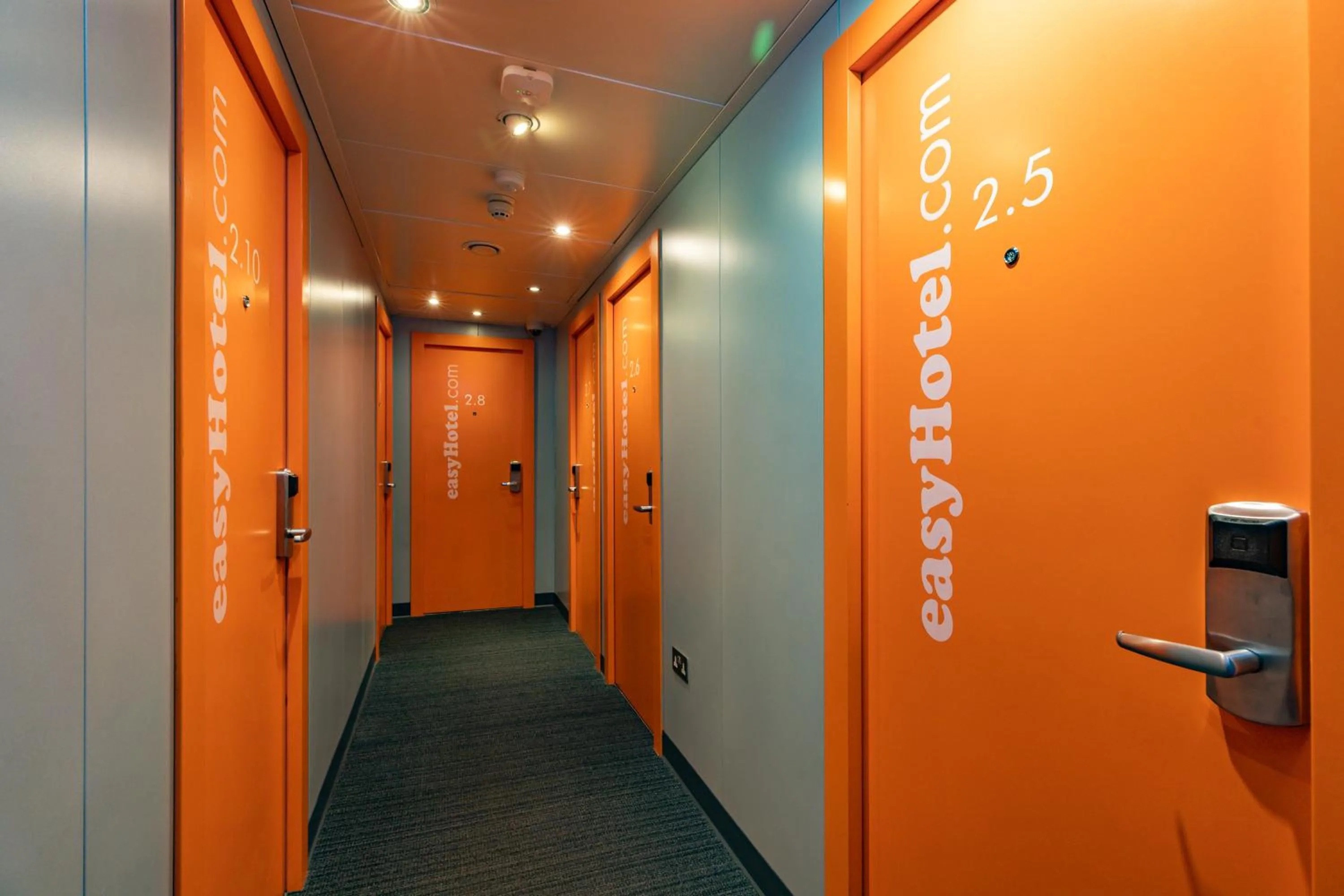 Property building in easyHotel Edinburgh