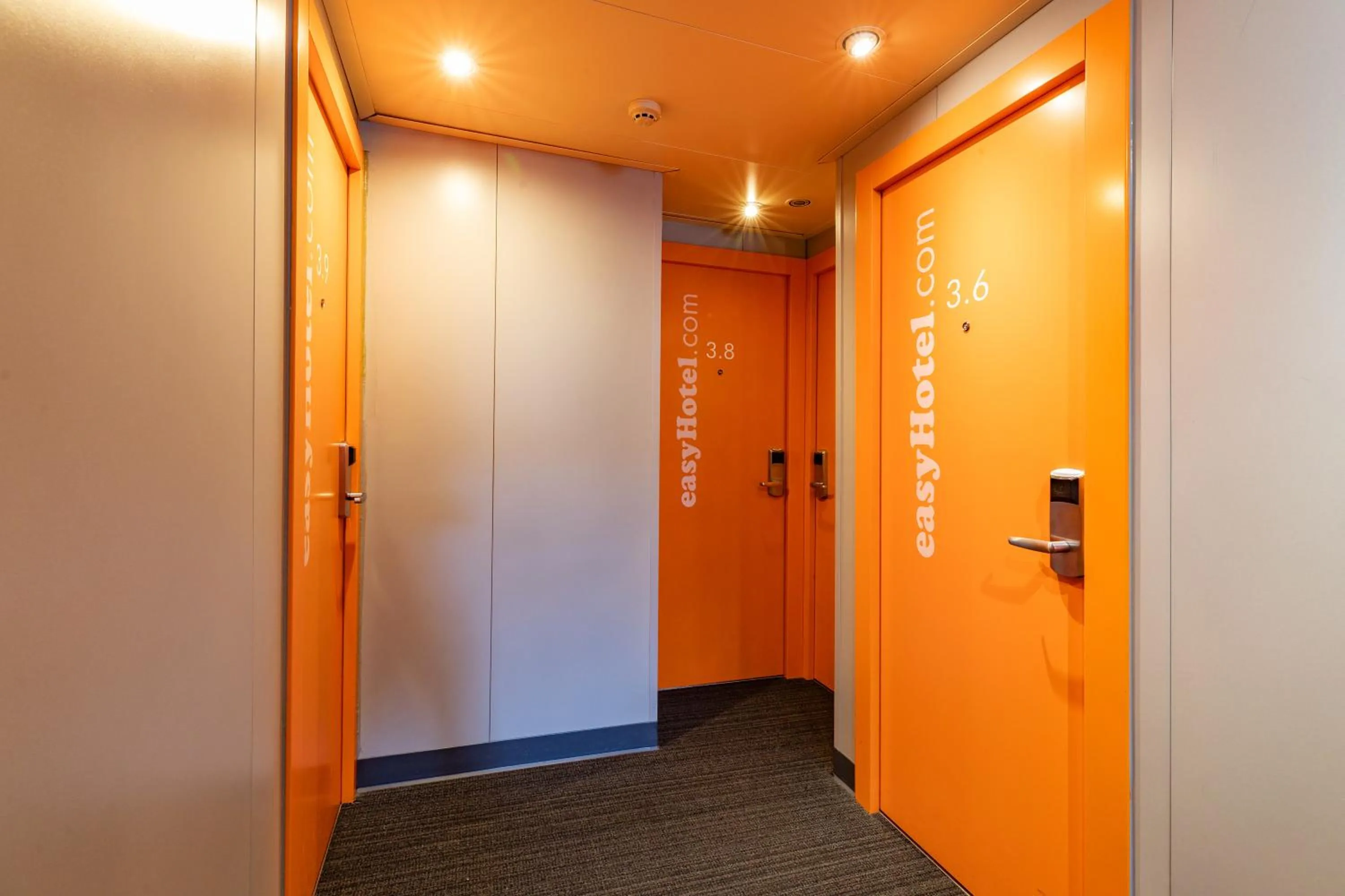 Property building in easyHotel Edinburgh
