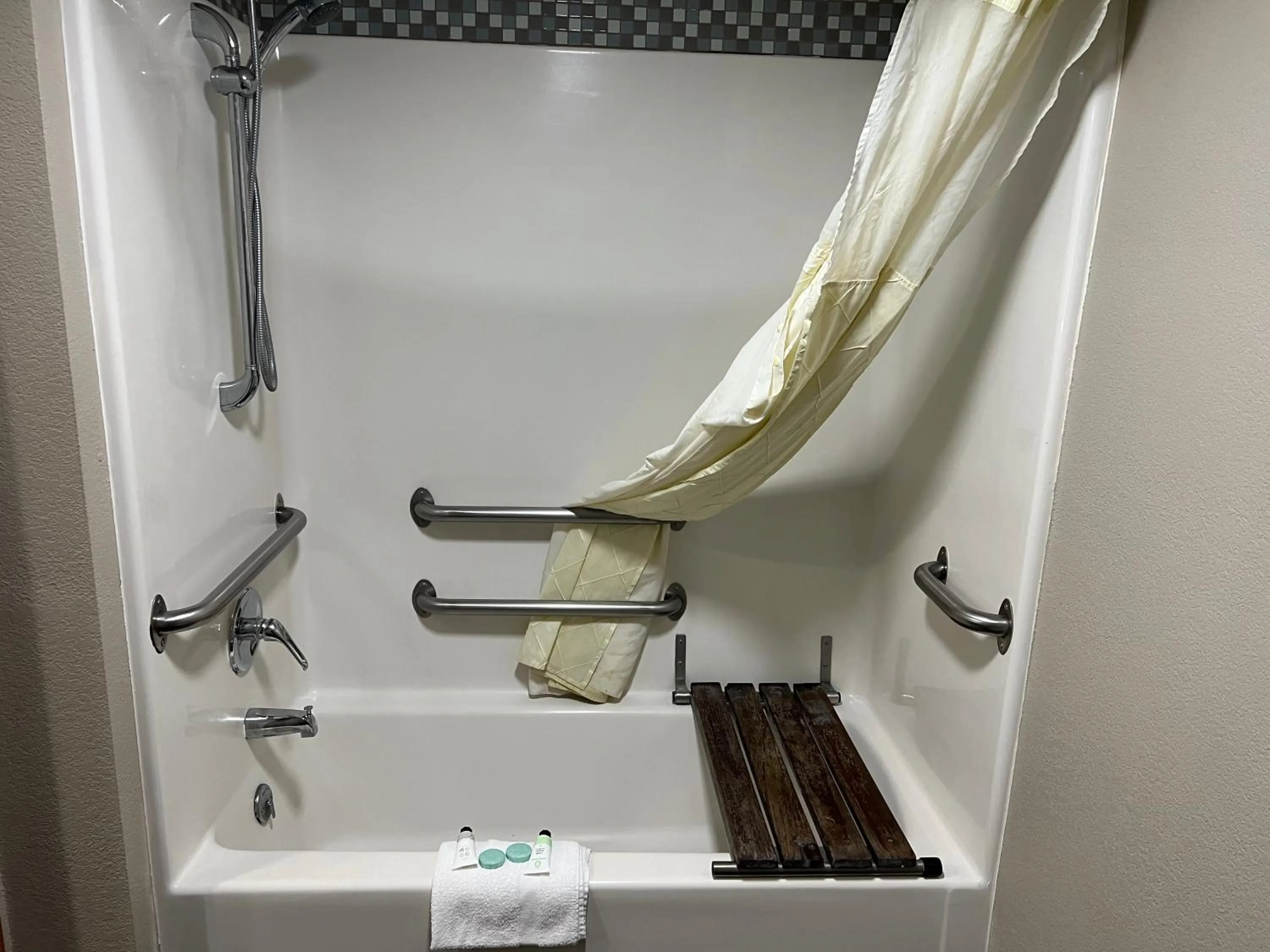 Westbridge Inn and Suites