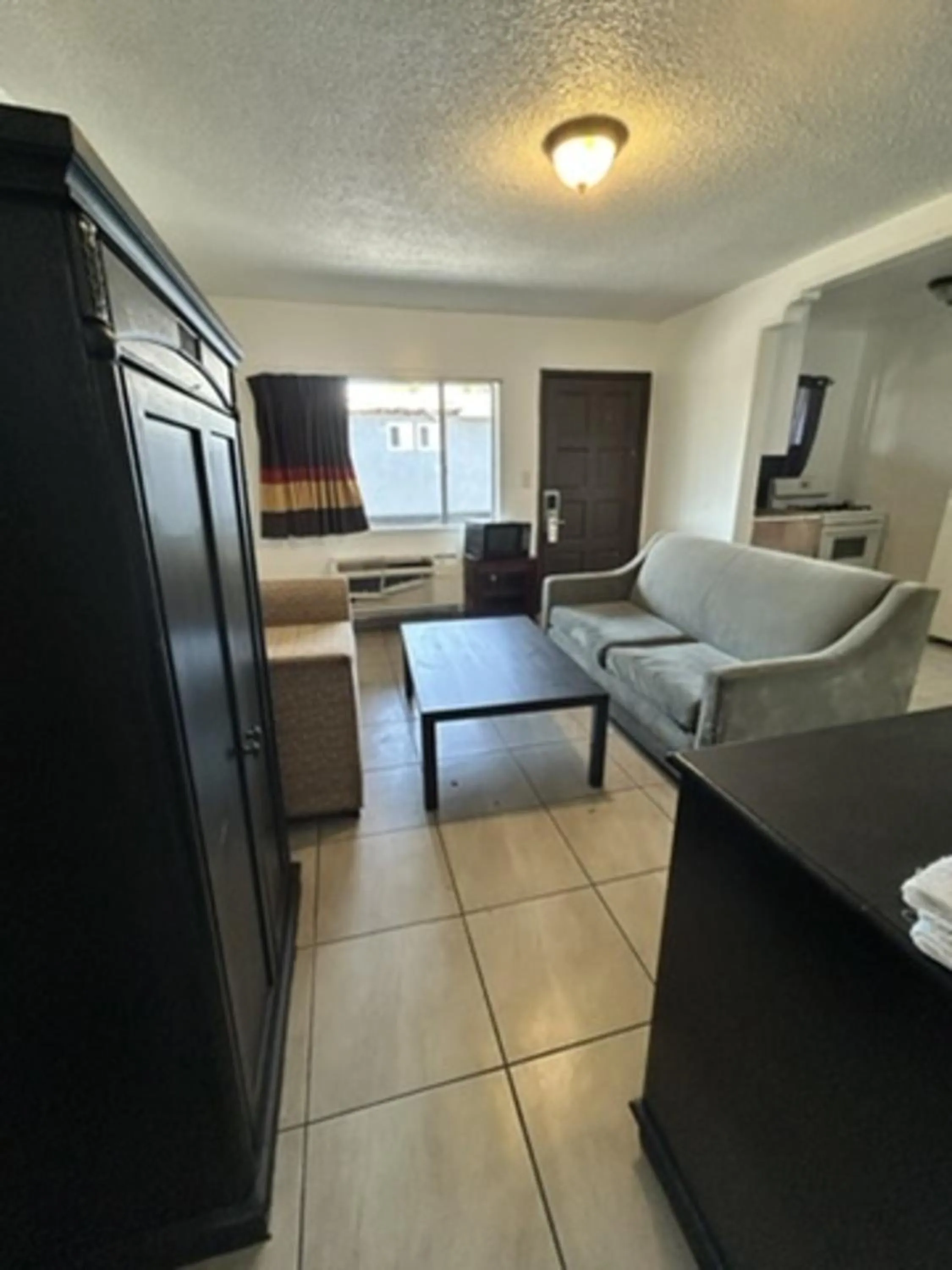 Living room in Encore Inn Inglewood