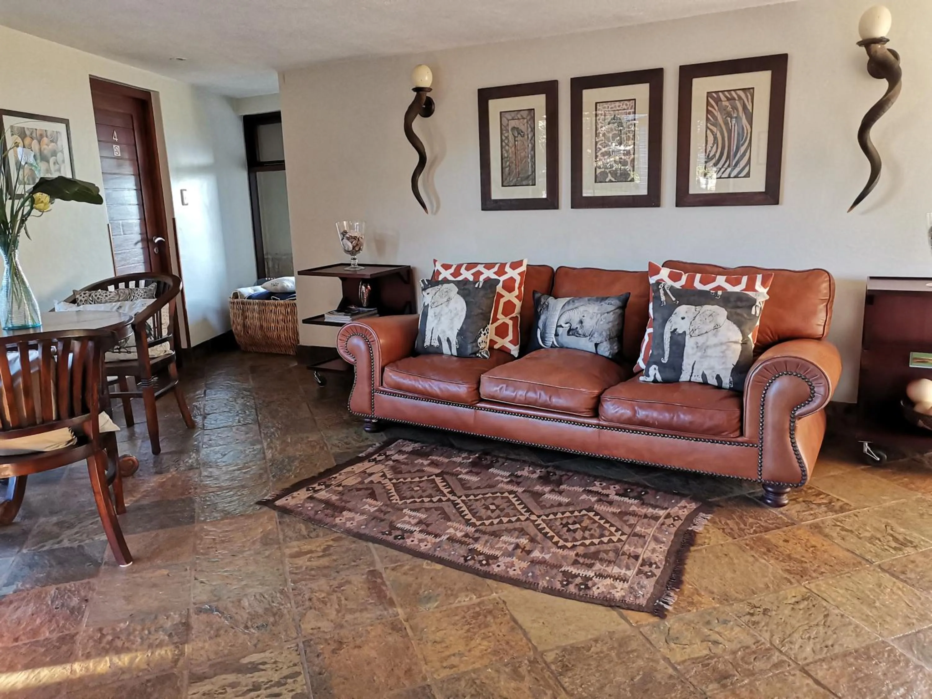 Seating area in Paradise Cove