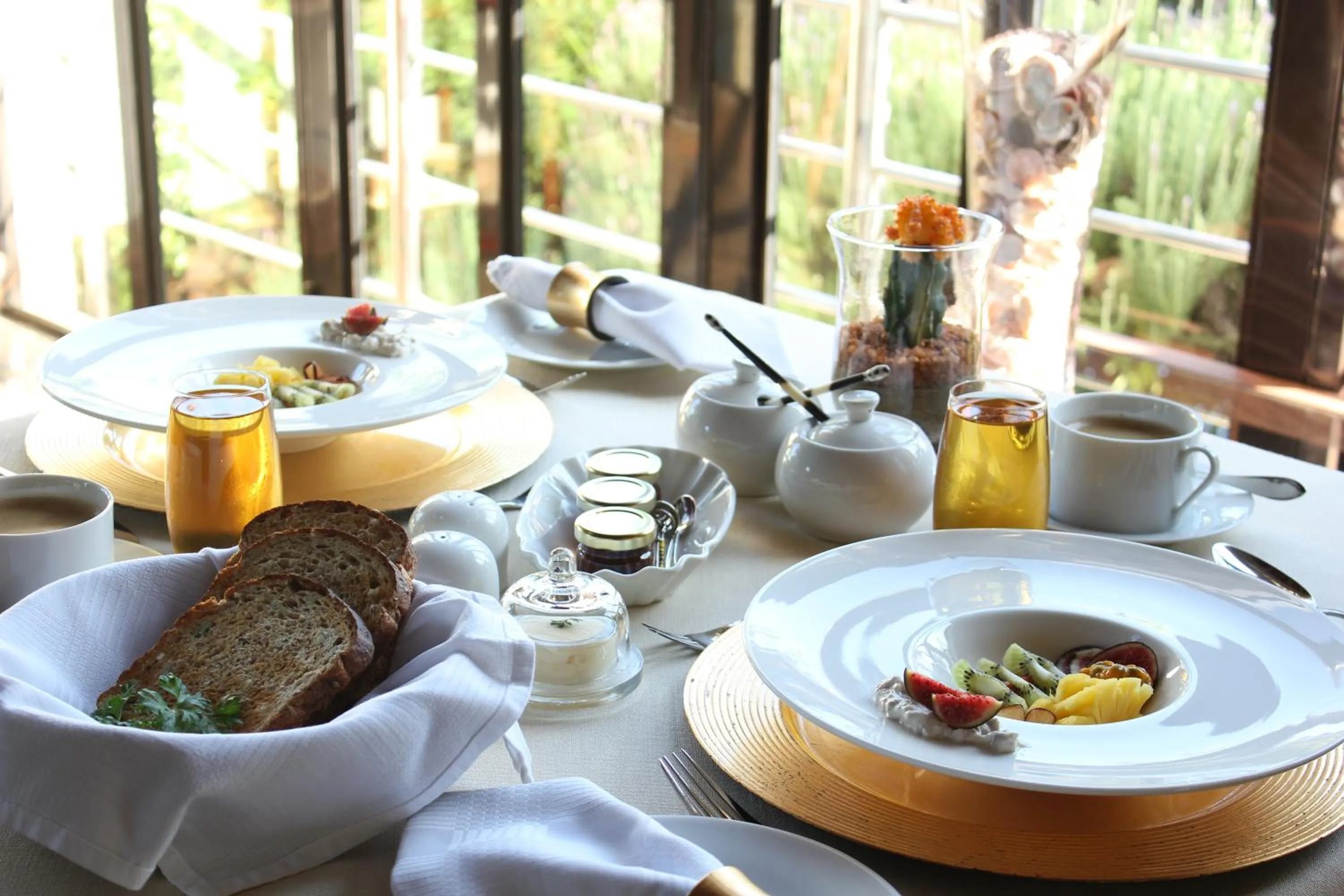 Food and drinks in Paradise Cove