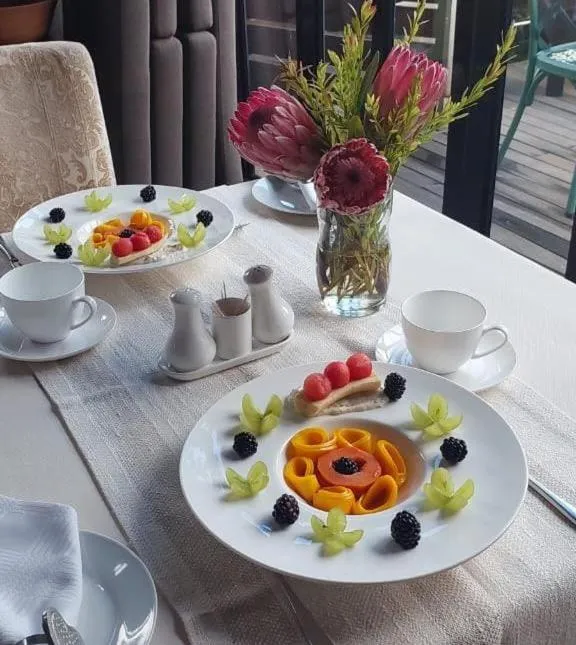 Breakfast in Paradise Cove