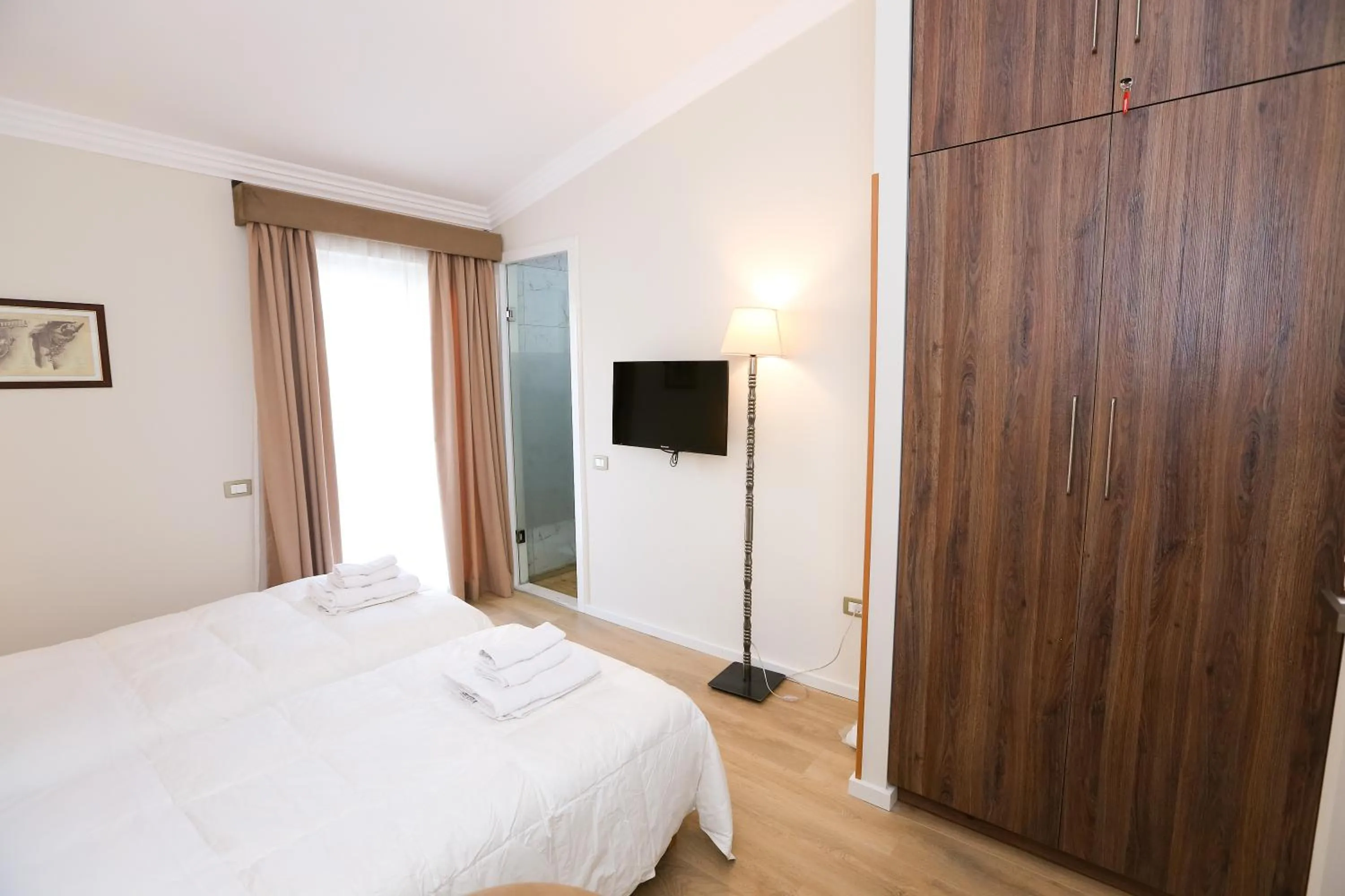 Bedroom, Bed in Hotel Hermes Tirana