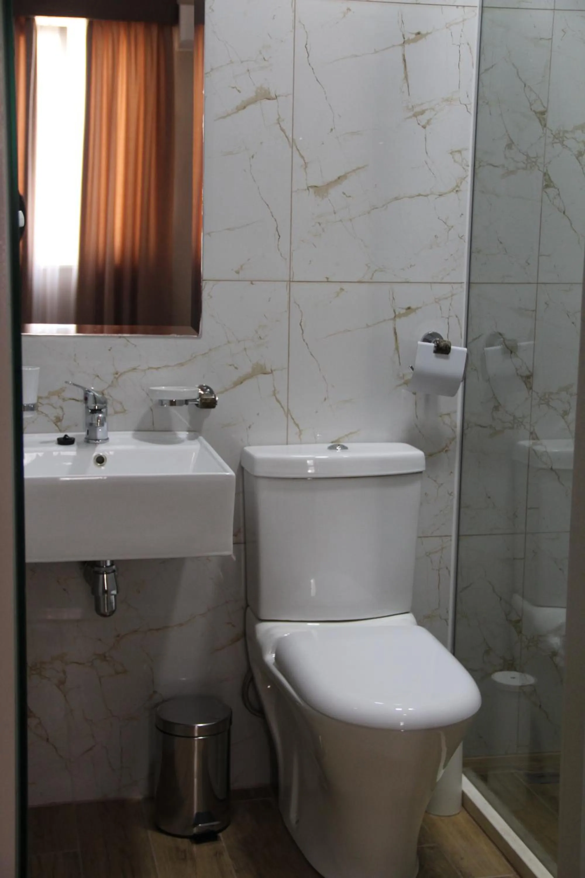 Bathroom in Hotel Hermes Tirana