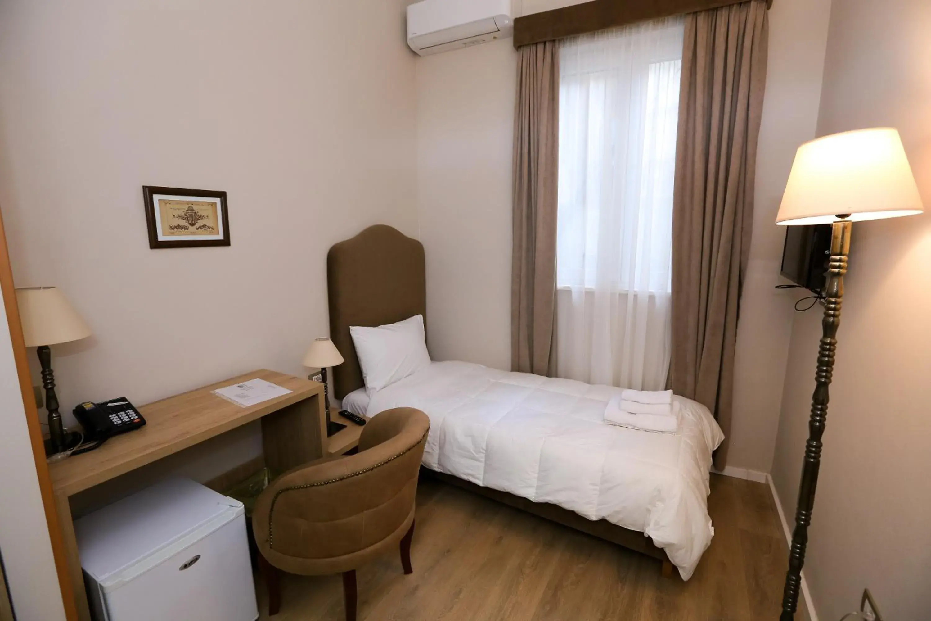 Single Room in Hotel Hermes Tirana Single Room in Hotel Hermes Tirana