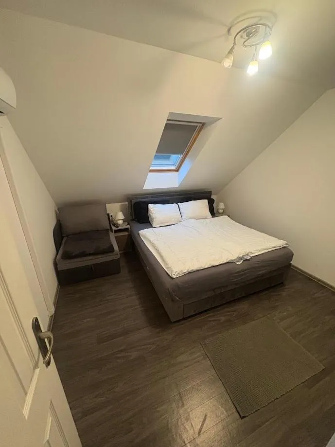 Bed in Heni Apartment