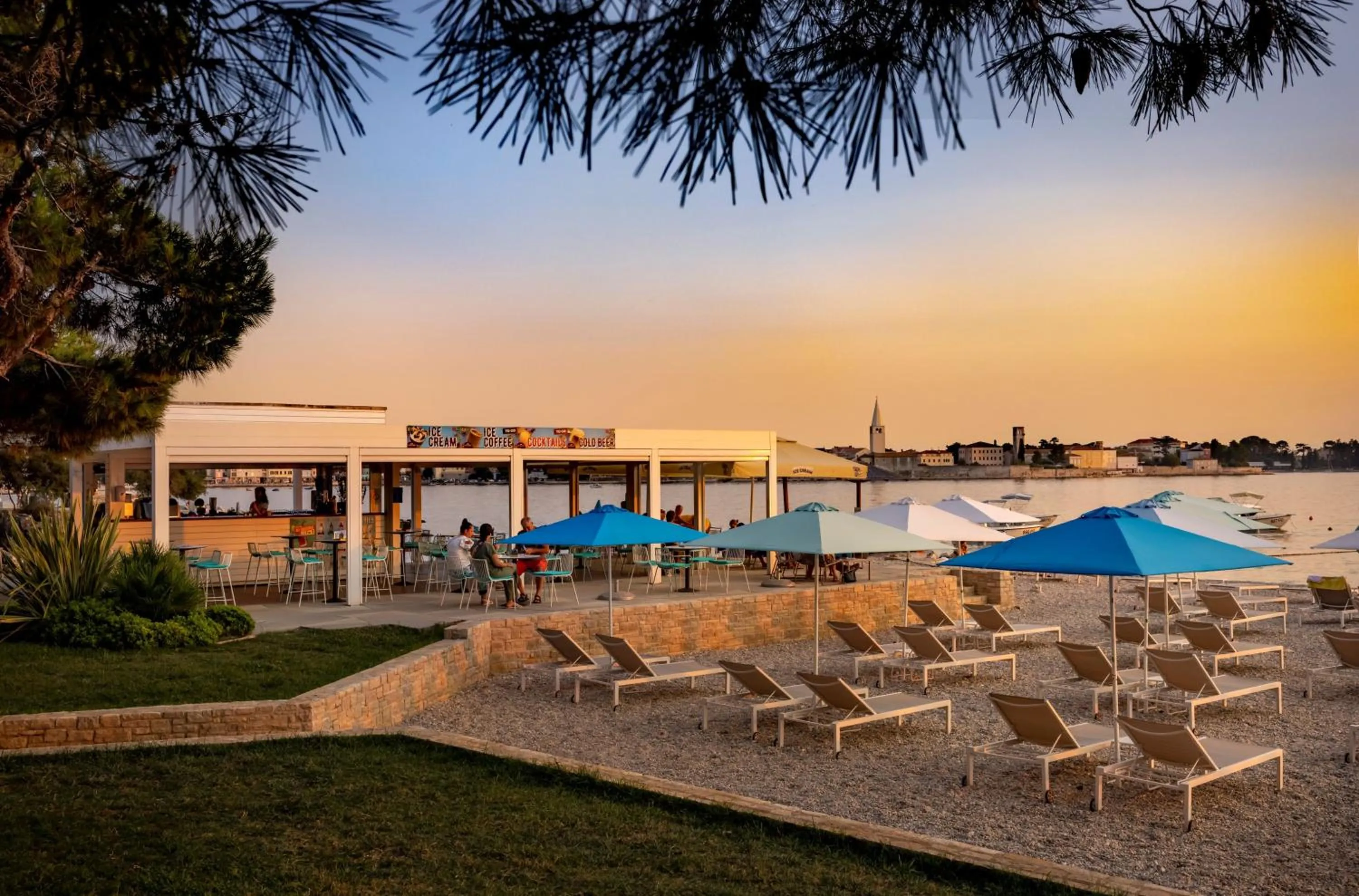 Lounge or bar in Valamar Parentino Hotel